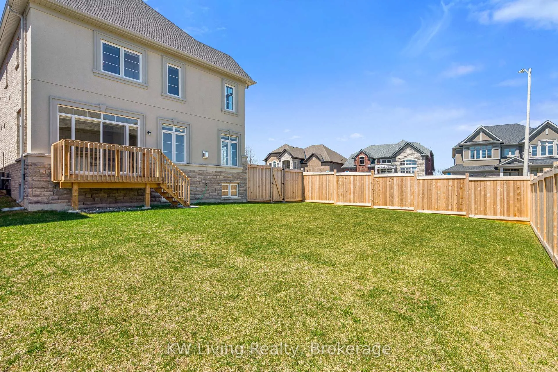 Photo 5 of 1422 Broderick Street, Innisfil, Alcona — HOMEH