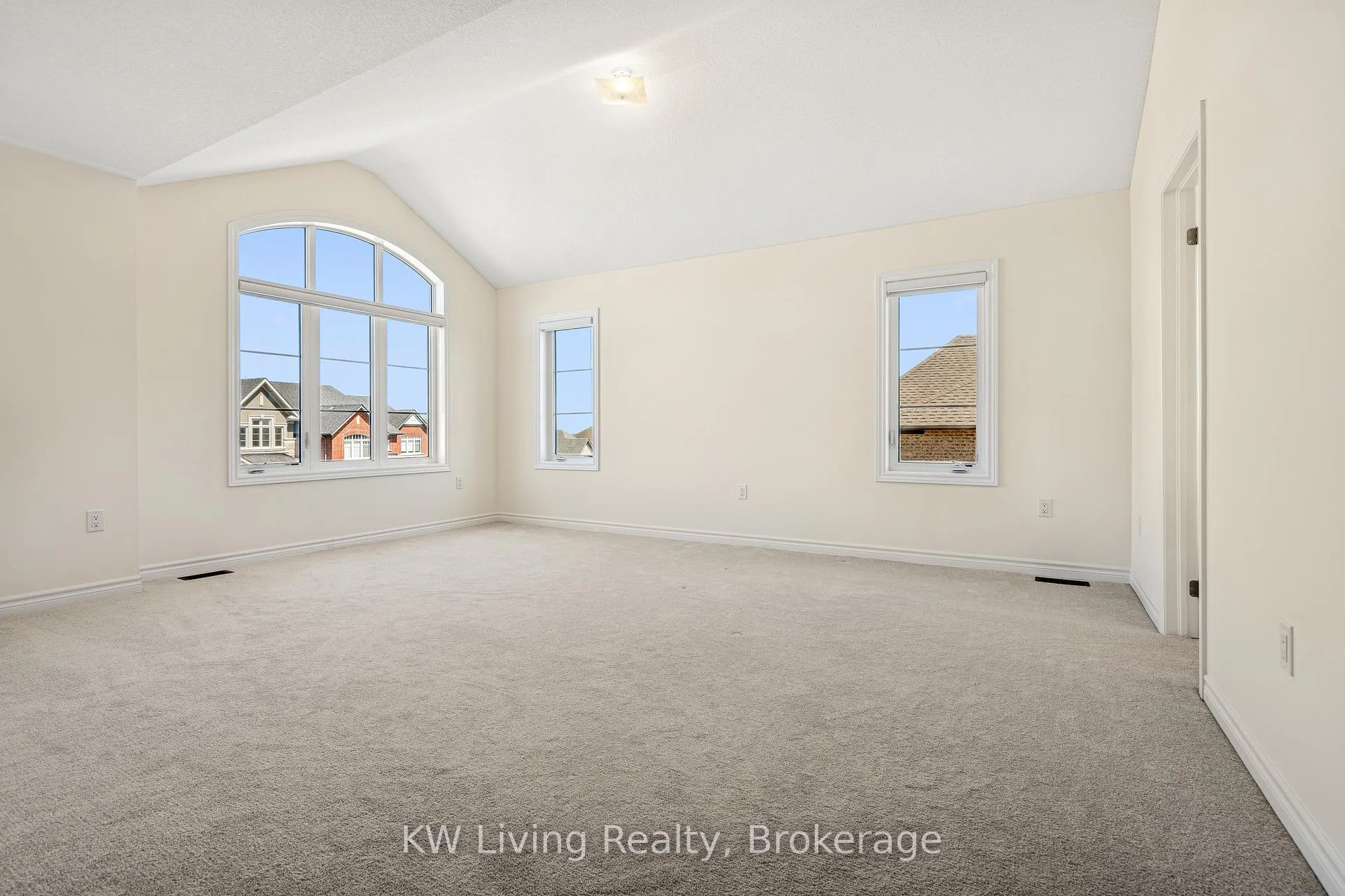 Photo 16 of 1422 Broderick Street, Innisfil, Alcona — HOMEH