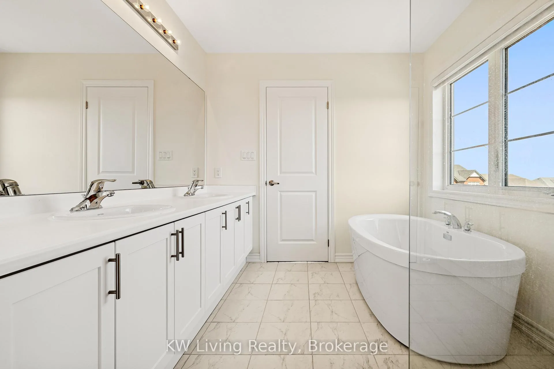 Photo 18 of 1422 Broderick Street, Innisfil, Alcona — HOMEH