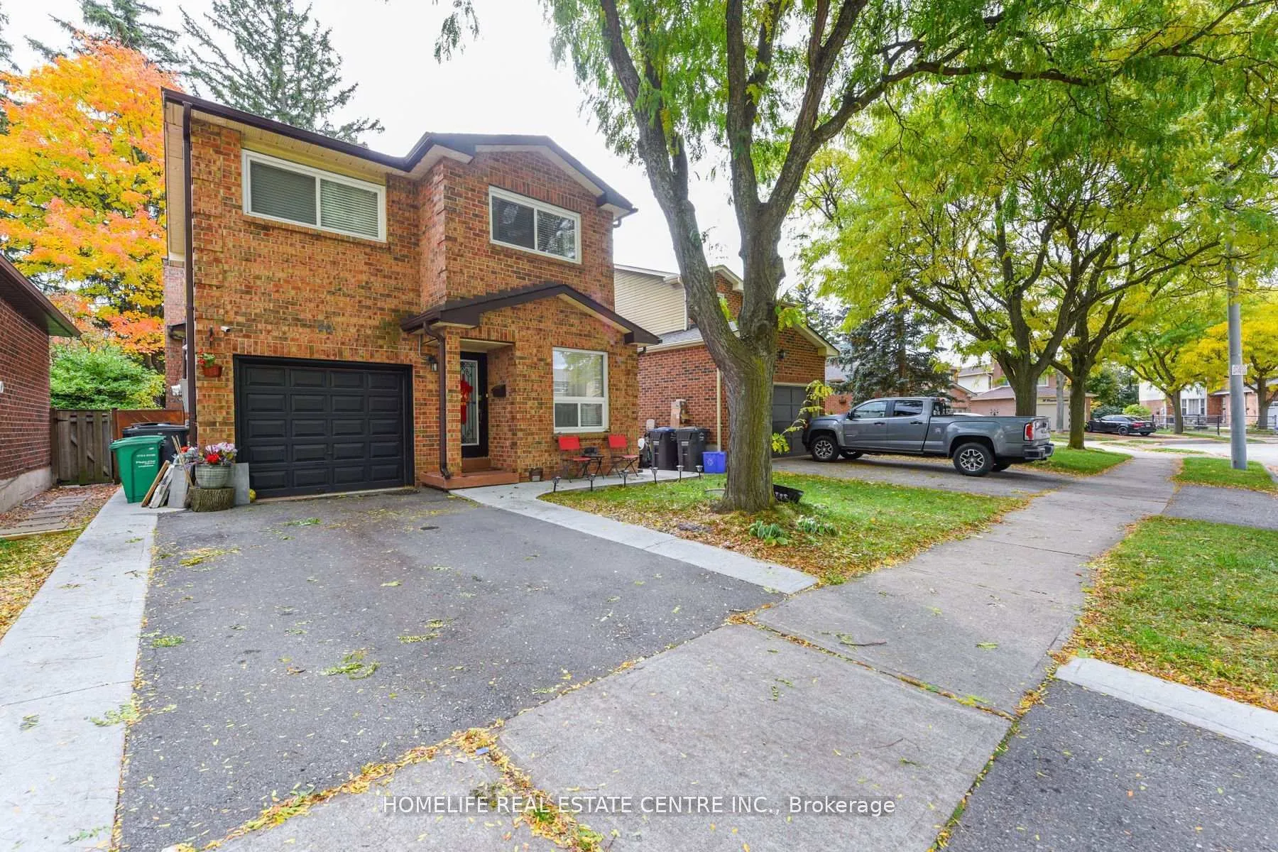 Photo 3 of 20 Oleander Crescent, Brampton, Heart Lake East — HOMEH