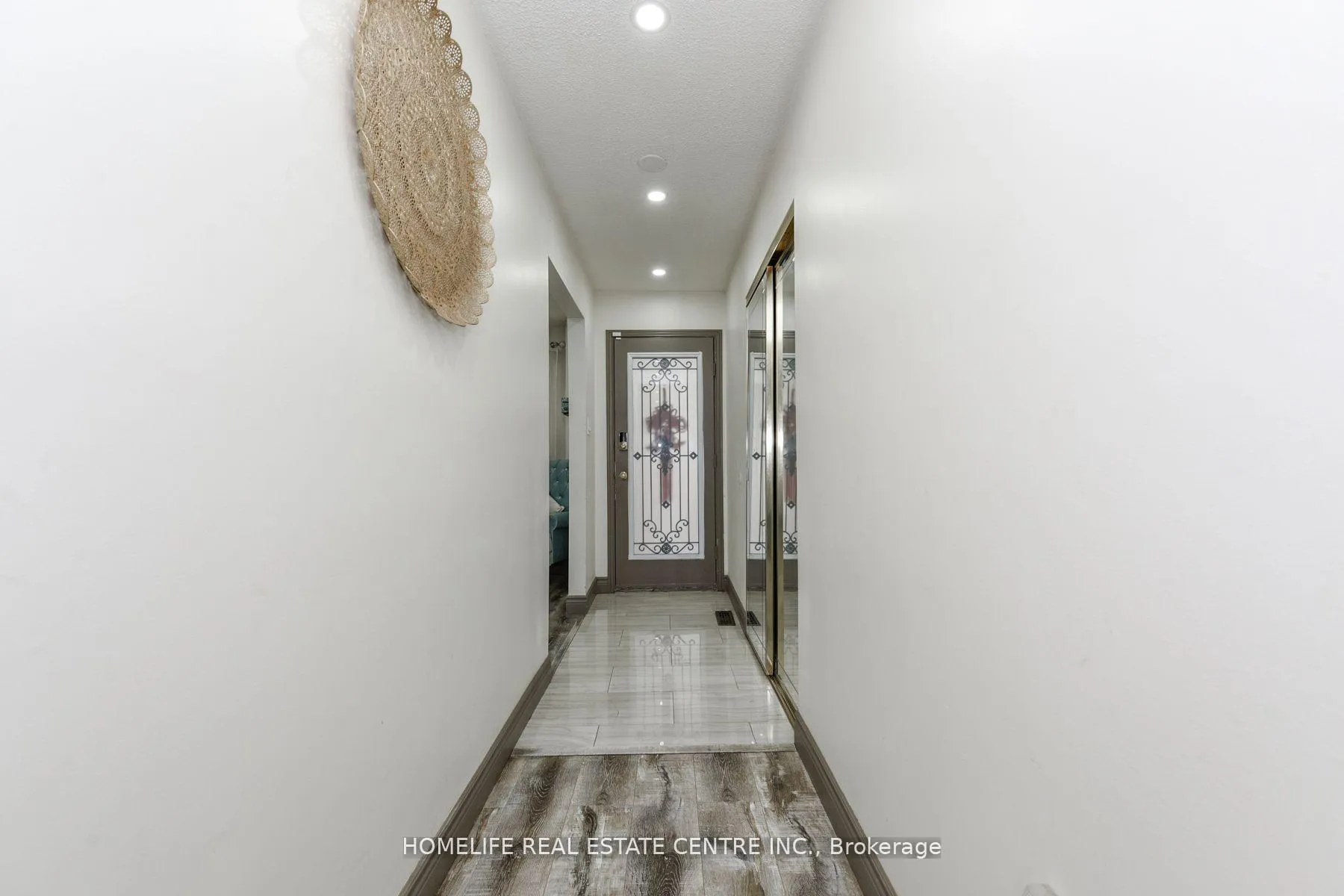 Photo 5 of 20 Oleander Crescent, Brampton, Heart Lake East — HOMEH