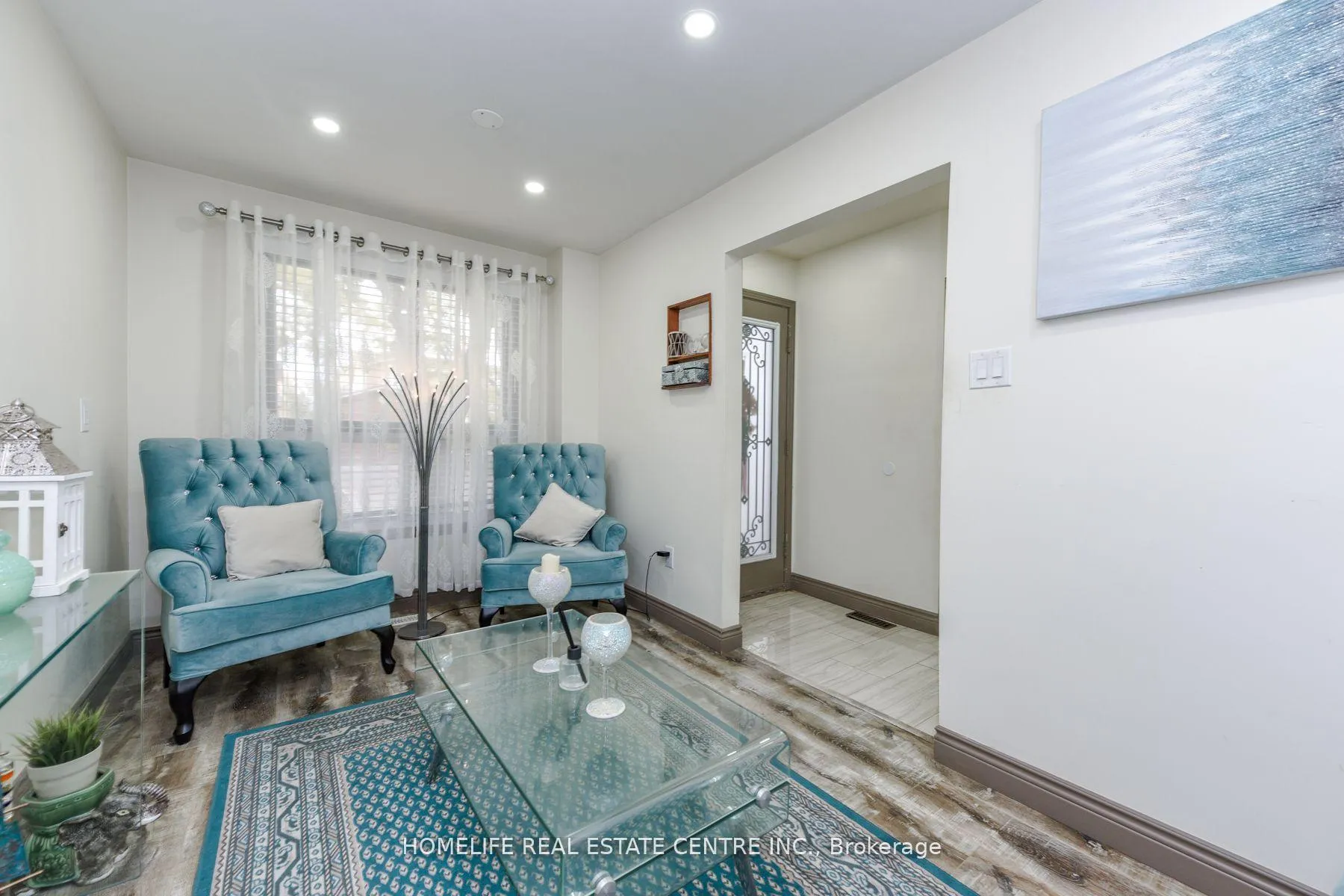 Photo 6 of 20 Oleander Crescent, Brampton, Heart Lake East — HOMEH