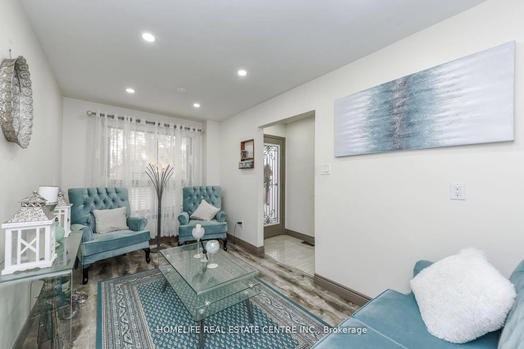 Photo 7 of 20 Oleander Crescent, Brampton, Heart Lake East — HOMEH