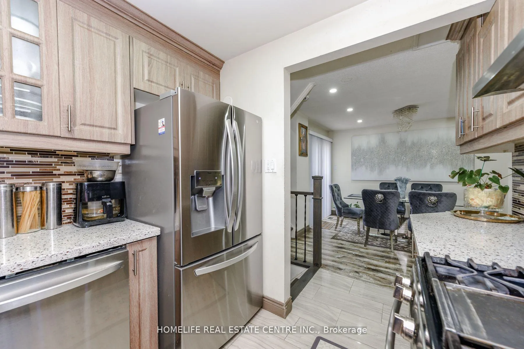 Photo 11 of 20 Oleander Crescent, Brampton, Heart Lake East — HOMEH