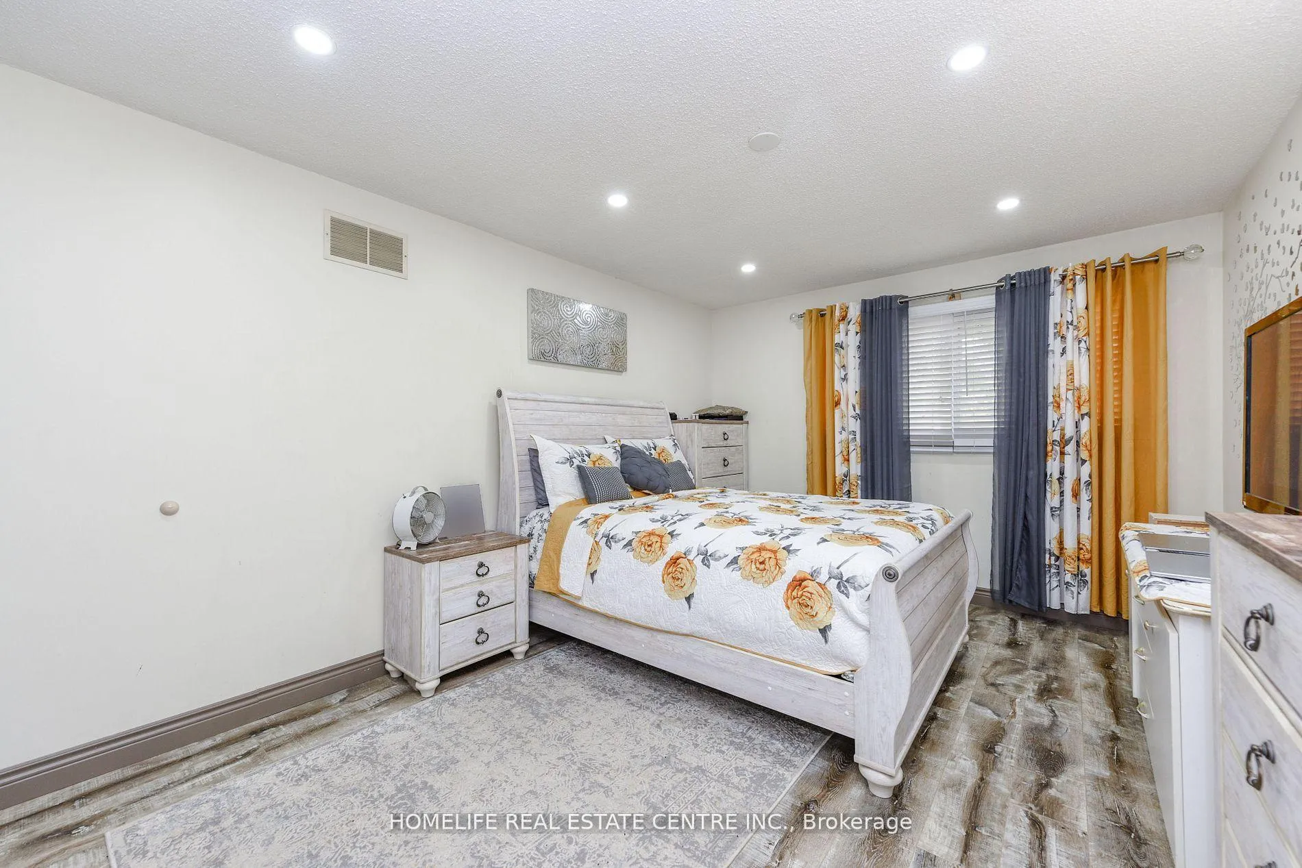 Photo 24 of 20 Oleander Crescent, Brampton, Heart Lake East — HOMEH