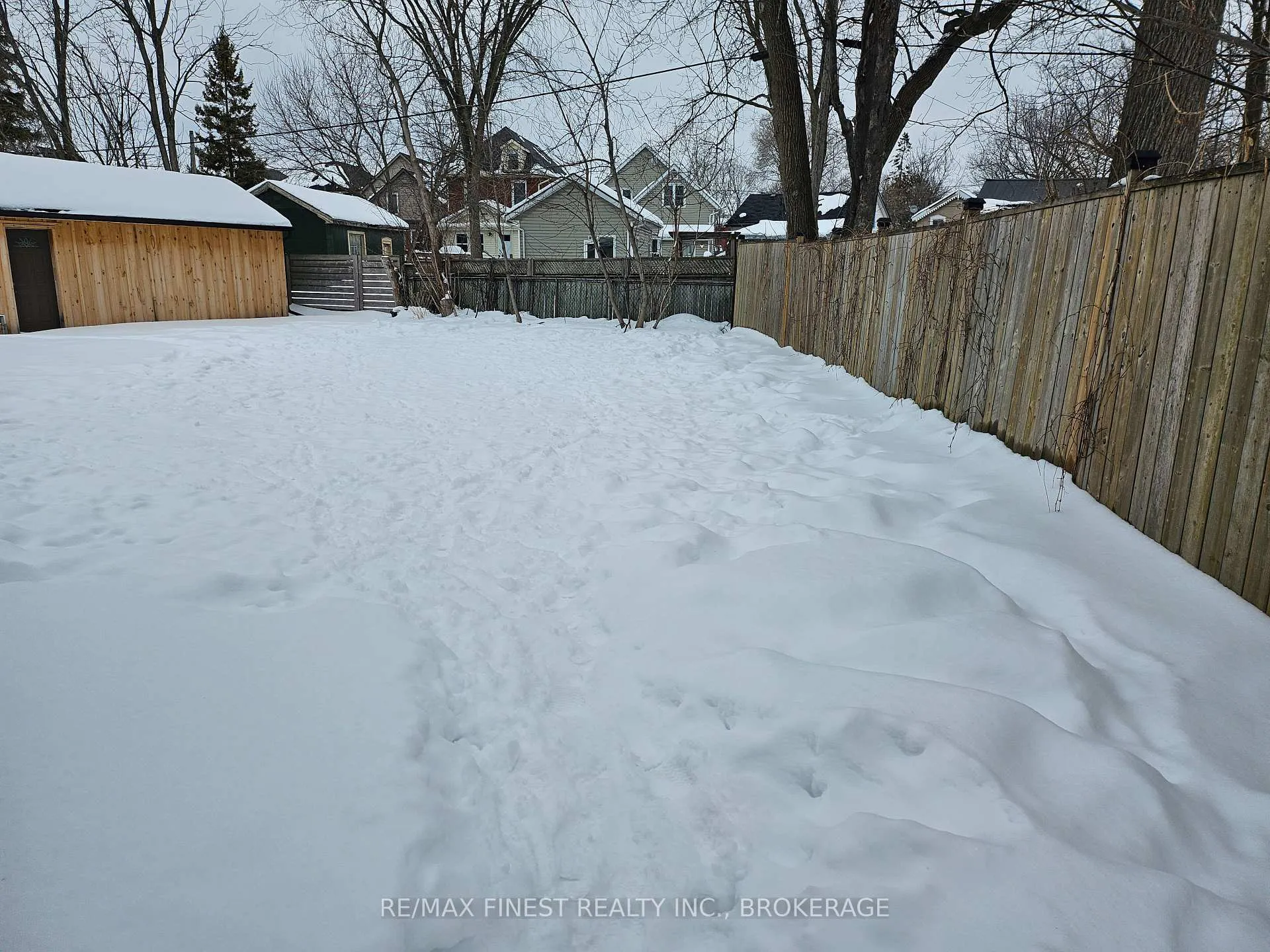 Photo 10 of 51 Hamilton Street, Kingston, East of Sir John A. Blvd — HOMEH