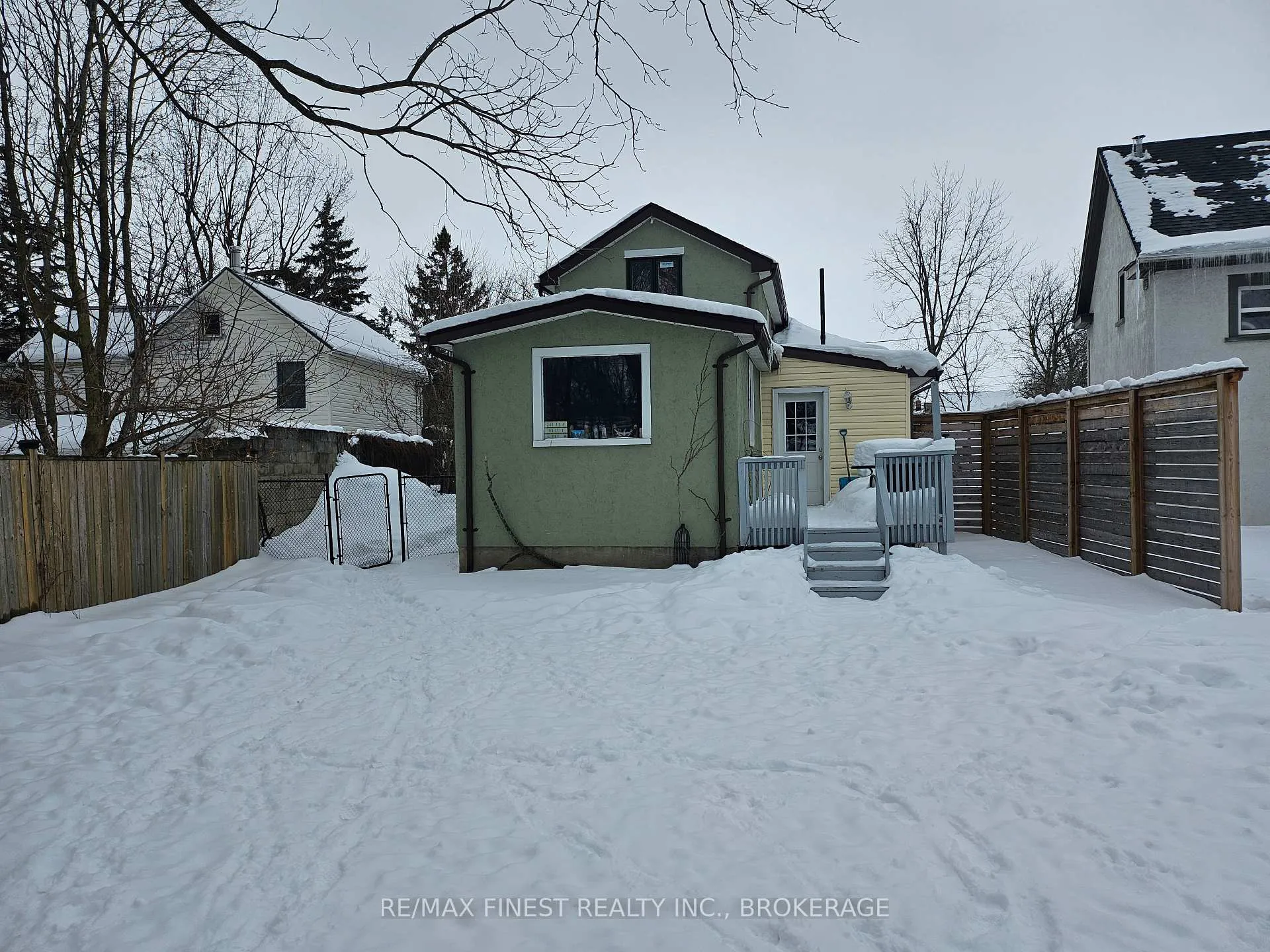 Photo 11 of 51 Hamilton Street, Kingston, East of Sir John A. Blvd — HOMEH