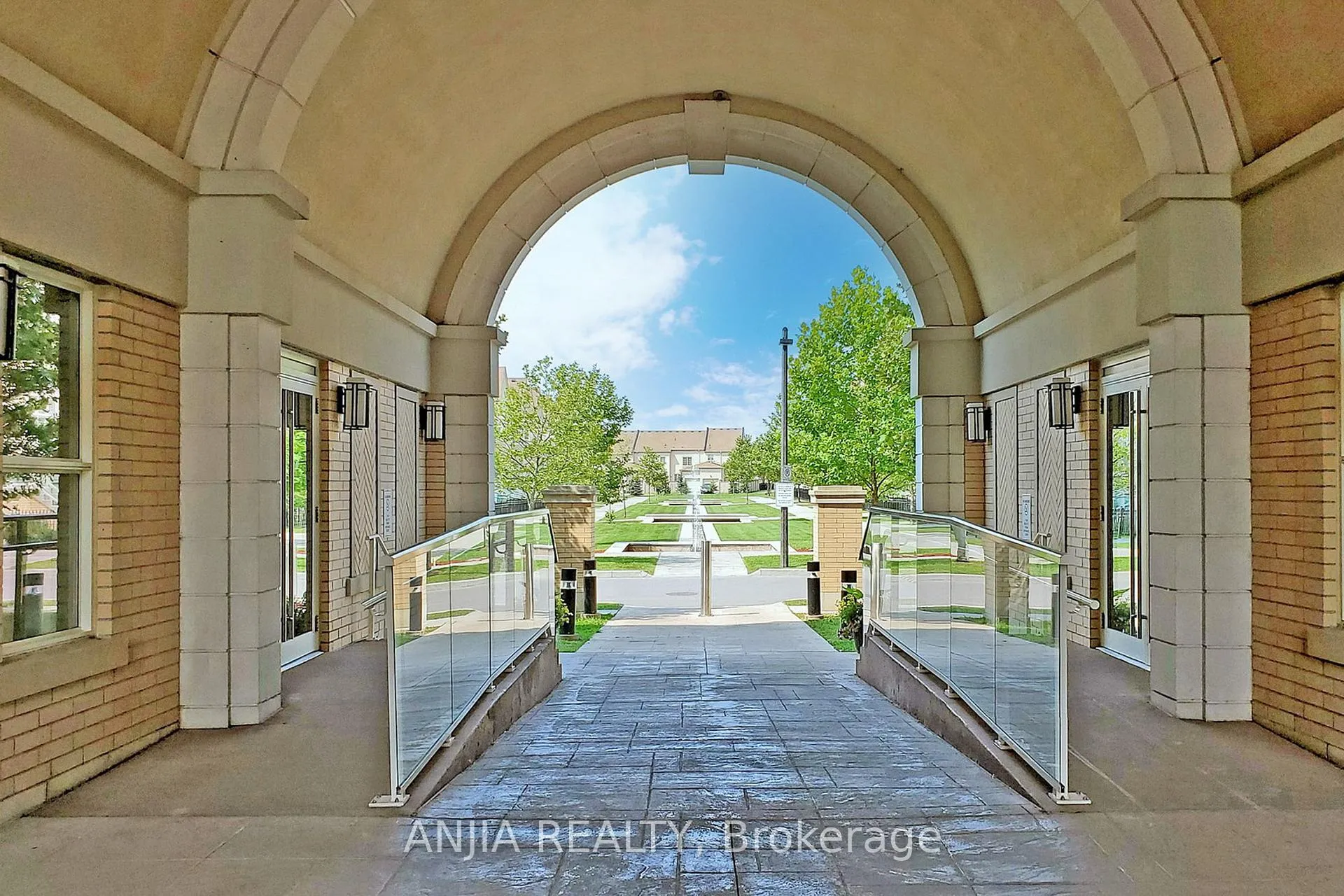 Photo 4 of Unit PH16, 28 Prince Regent Street, Markham, Cathedraltown — HOMEH