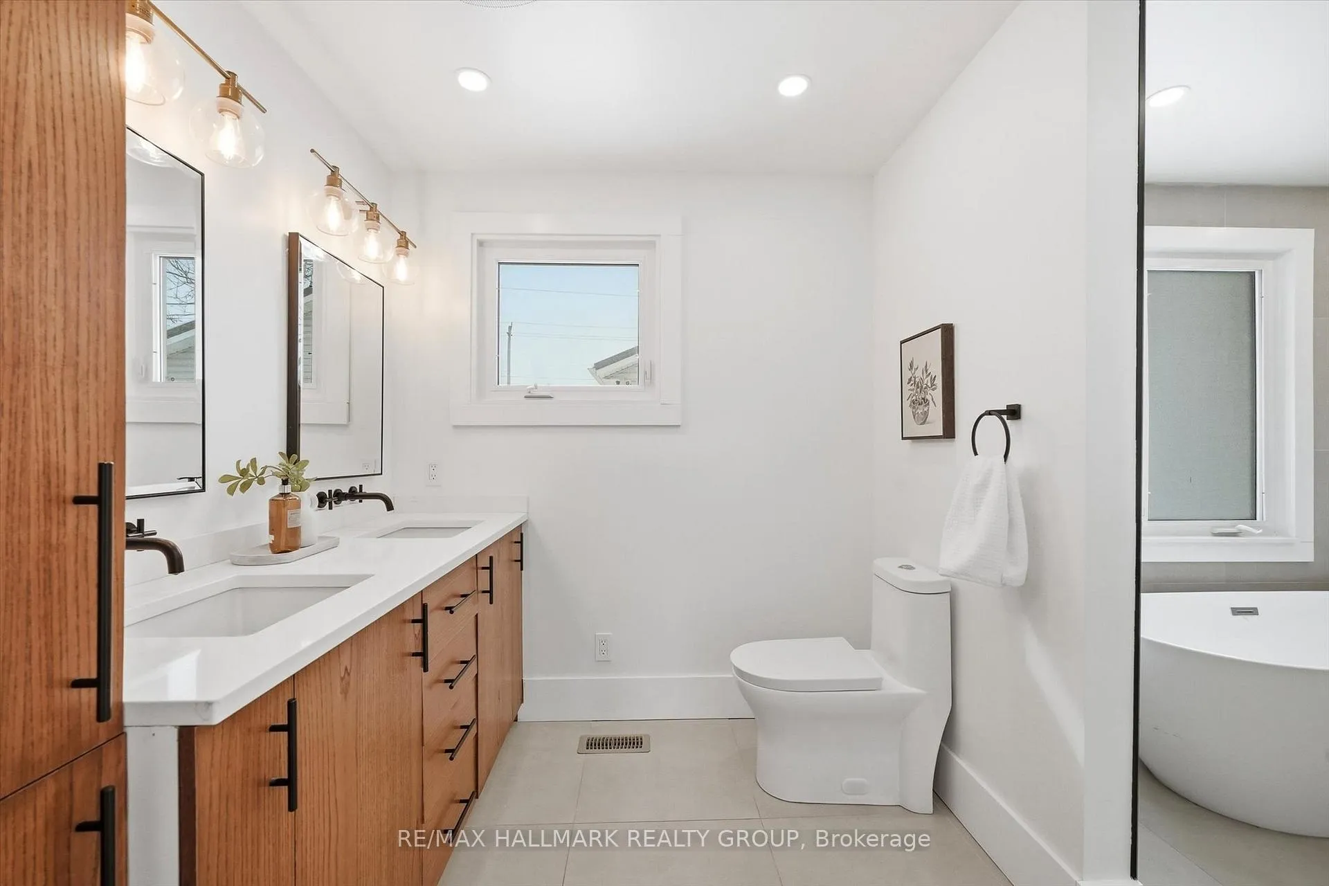 Photo 8 of 26 Florette Street, Ottawa, Cardinal Heights — HOMEH