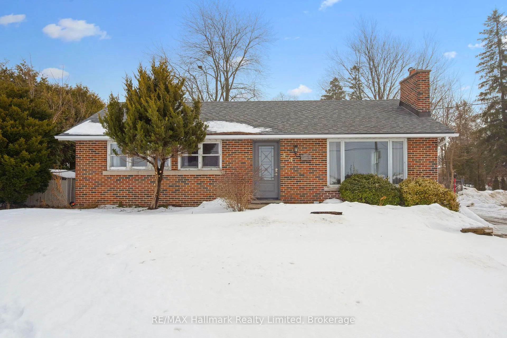 Front of 474 College Avenue W