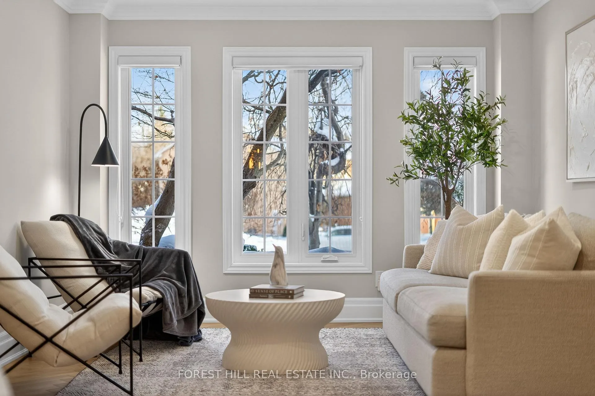 Photo 3 of 16 Casson Place, Markham, Unionville — HOMEH