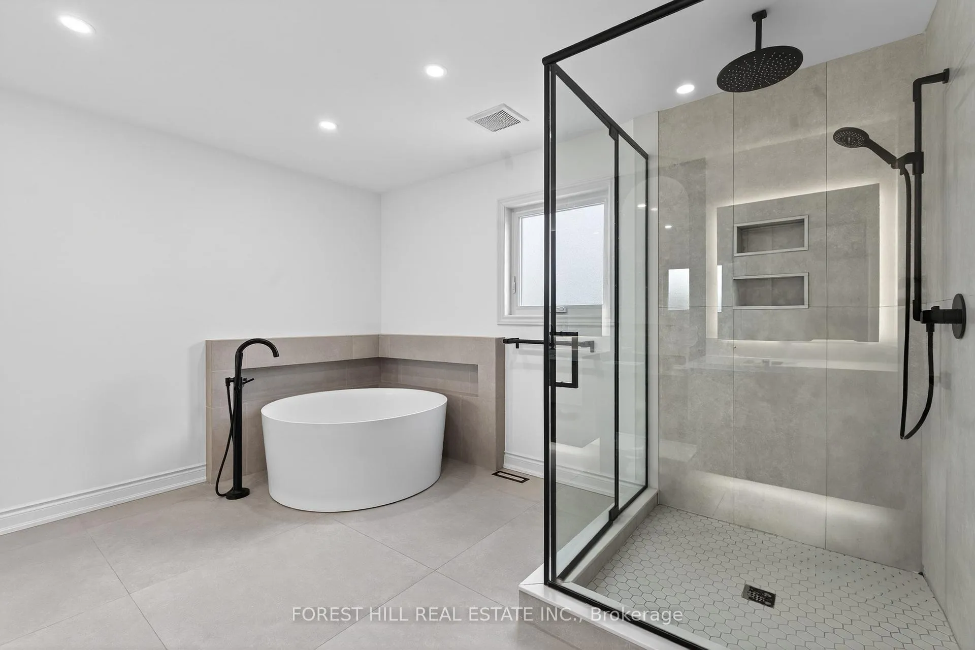Photo 24 of 16 Casson Place, Markham, Unionville — HOMEH
