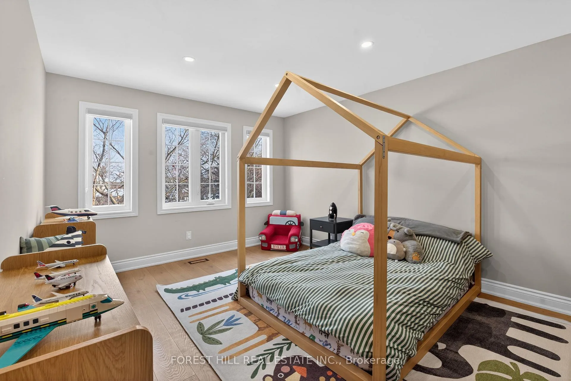 Photo 26 of 16 Casson Place, Markham, Unionville — HOMEH