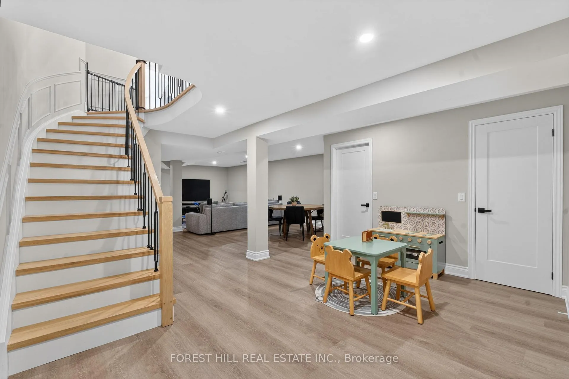 Photo 29 of 16 Casson Place, Markham, Unionville — HOMEH