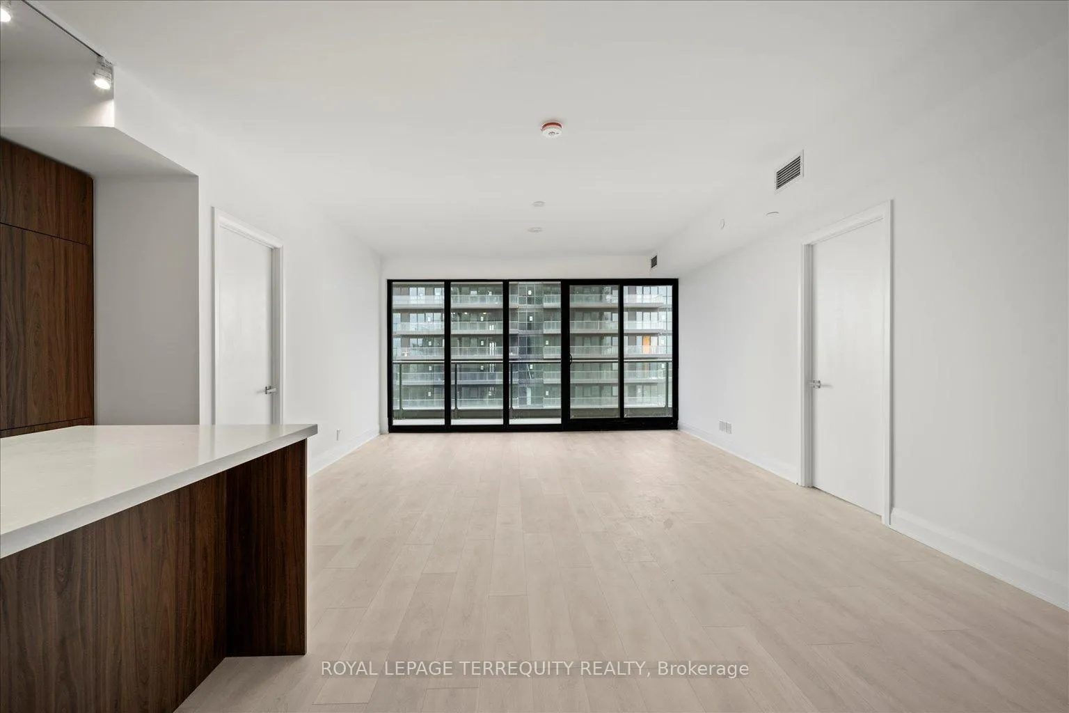 Photo 2 of Unit 1406, 33 Frederick Todd Way, Toronto, Thorncliffe Park — HOMEH