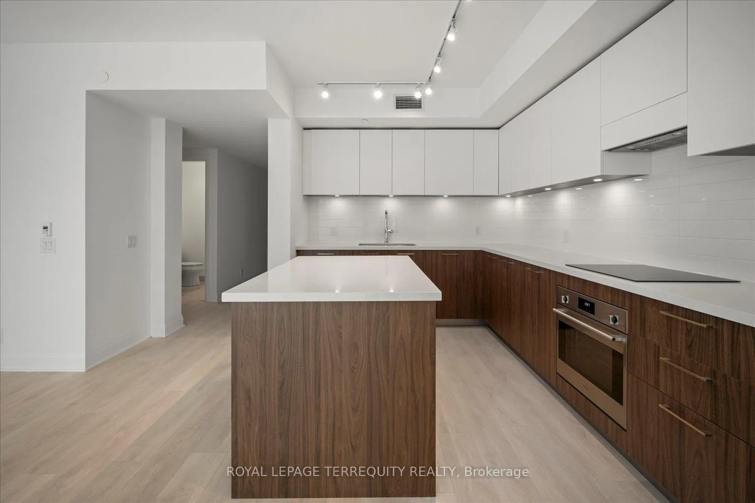 Photo 9 of Unit 1406, 33 Frederick Todd Way, Toronto, Thorncliffe Park — HOMEH