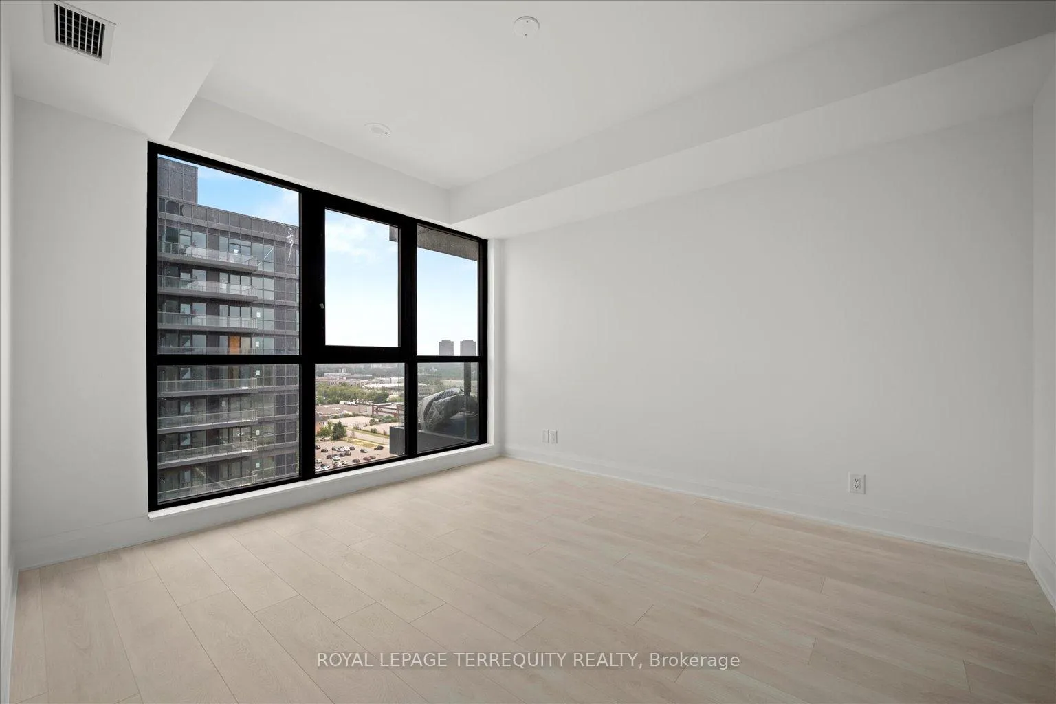Photo 13 of Unit 1406, 33 Frederick Todd Way, Toronto, Thorncliffe Park — HOMEH