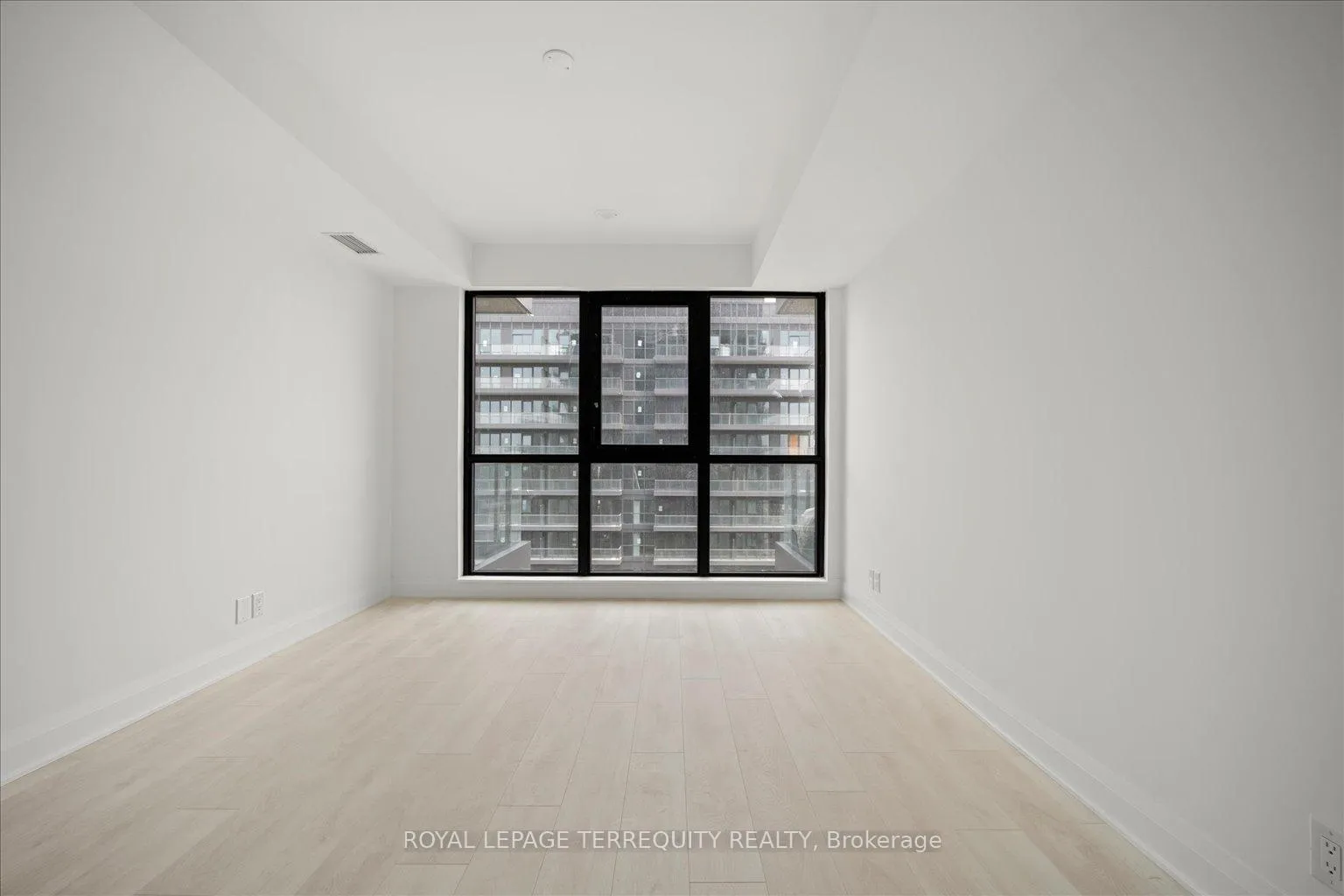 Photo 14 of Unit 1406, 33 Frederick Todd Way, Toronto, Thorncliffe Park — HOMEH