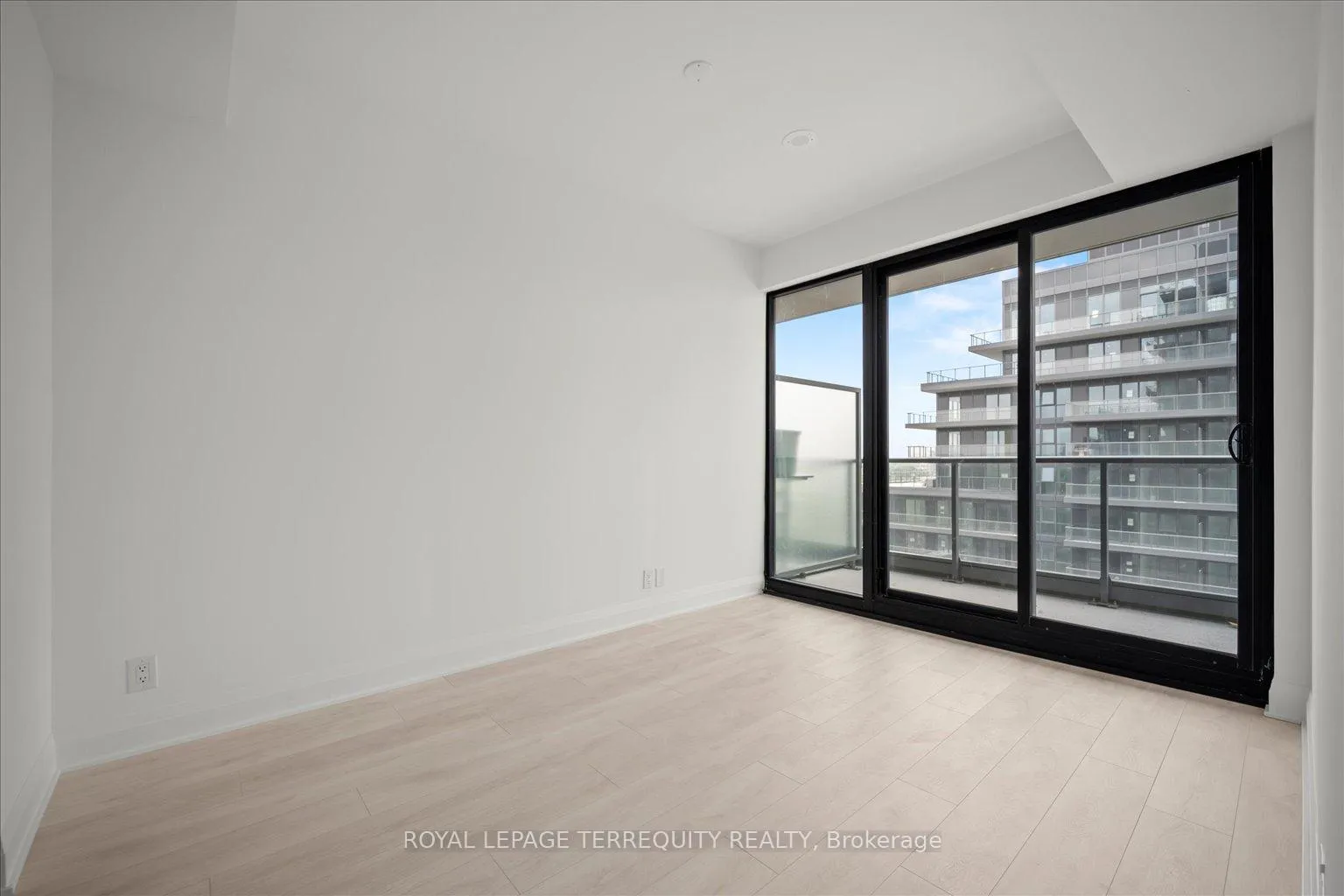 Photo 18 of Unit 1406, 33 Frederick Todd Way, Toronto, Thorncliffe Park — HOMEH