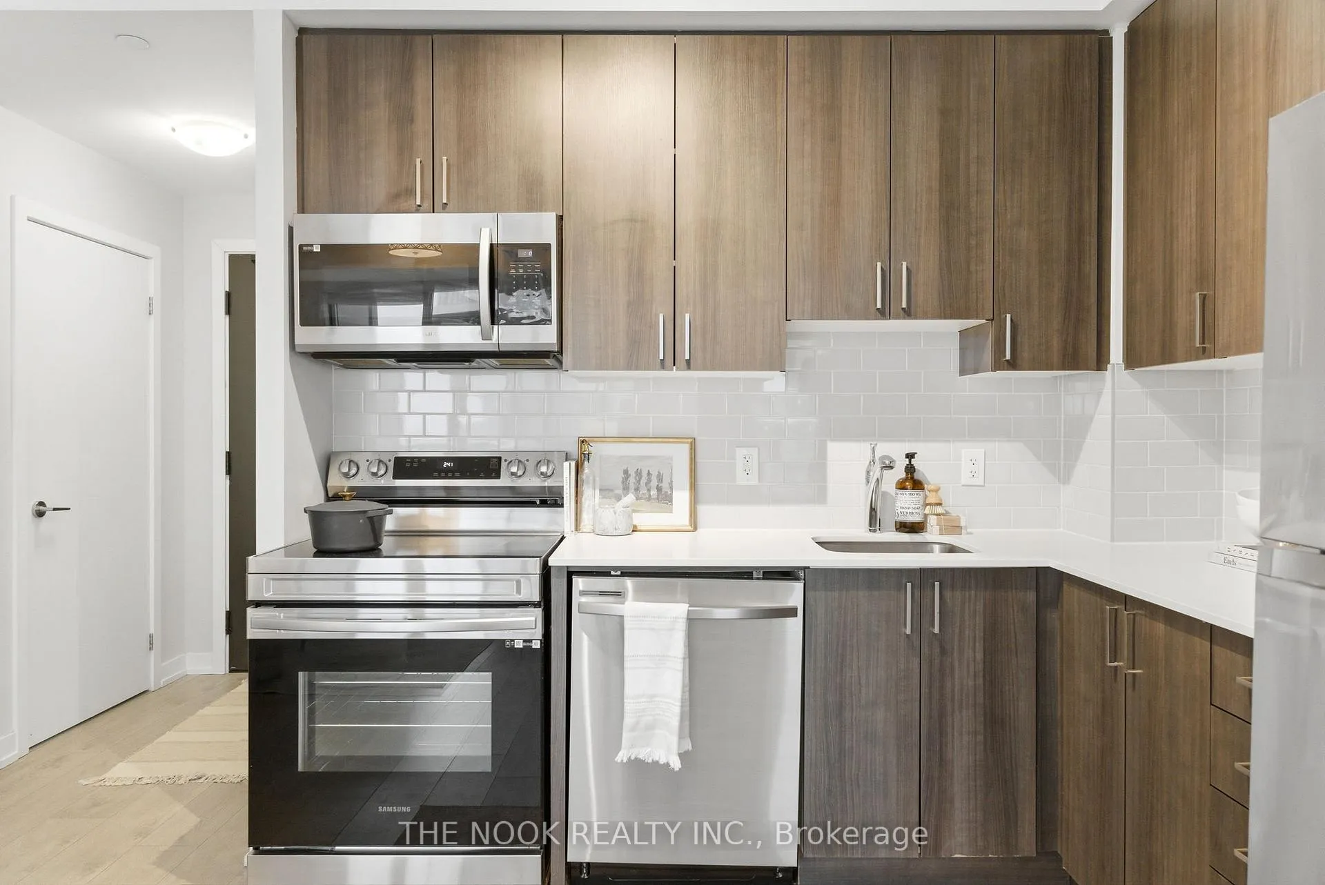 Photo 18 of Unit 1612, 1480 Bayly Street, Pickering, Bay Ridges — HOMEH
