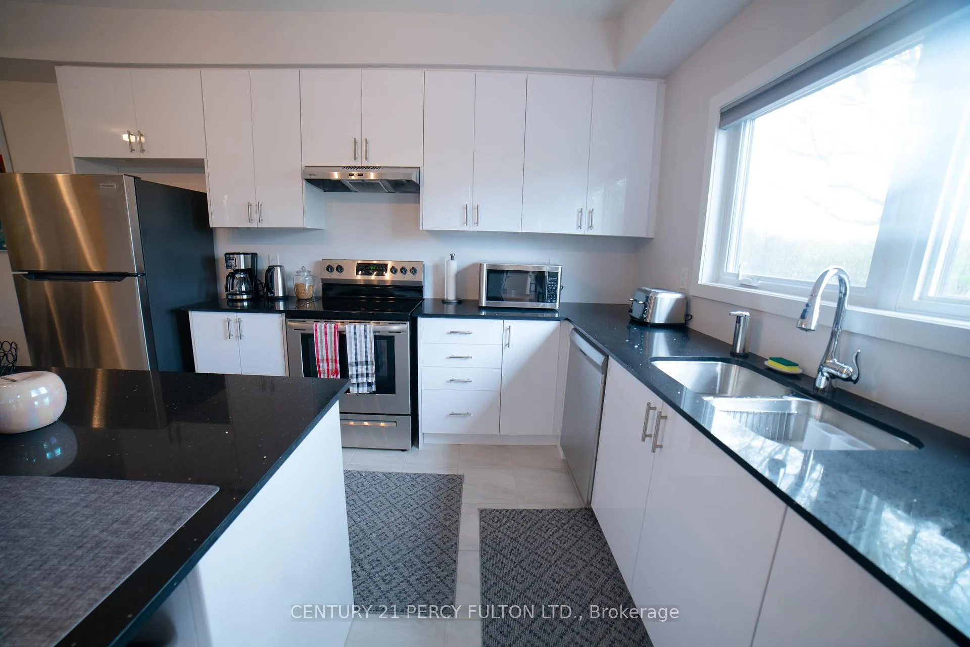 Photo 10 of 54 Trailside Drive, Norfolk — HOMEH