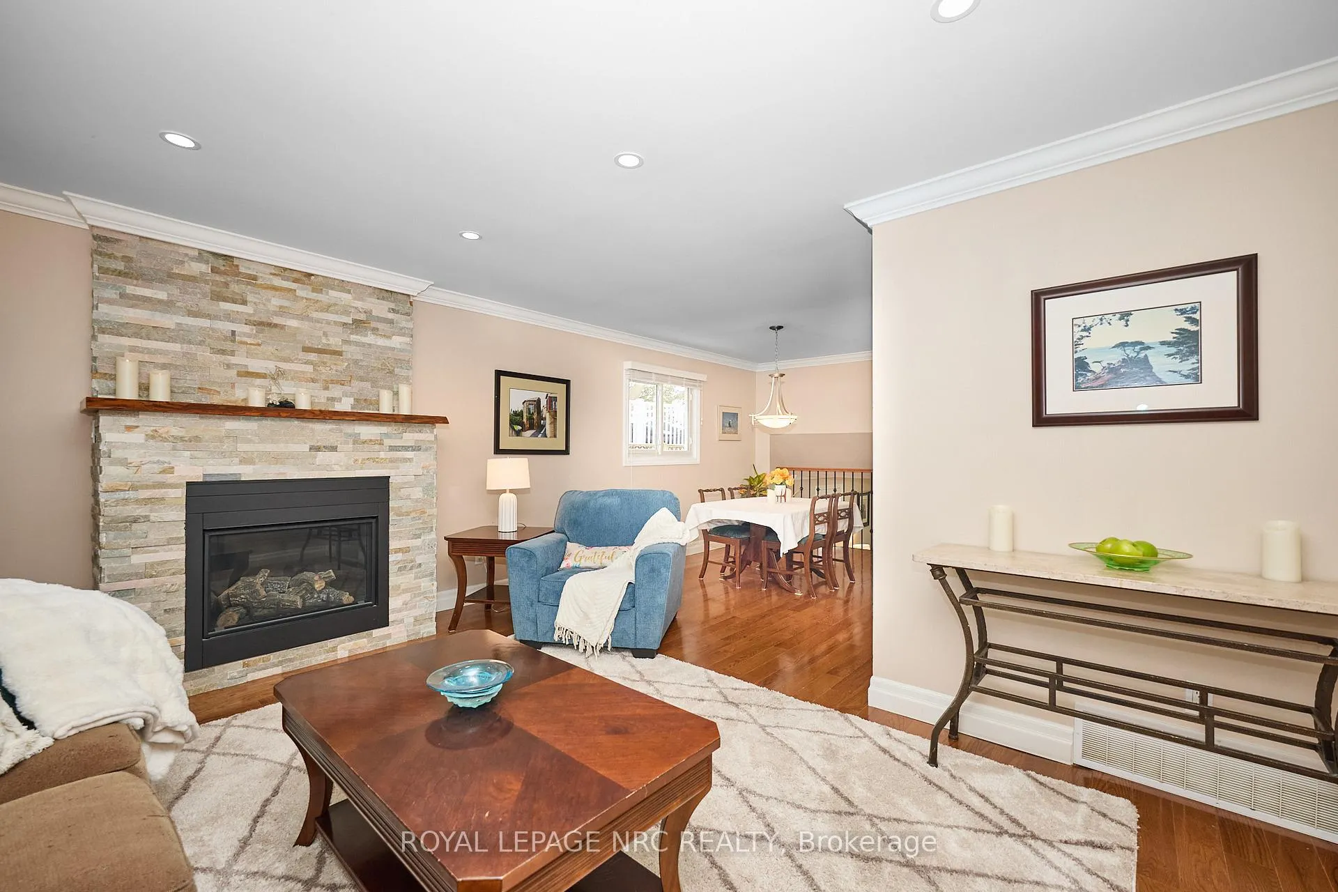 Photo 5 of 29 Westgate Park Drive, St. Catharines, Lakeshore — HOMEH