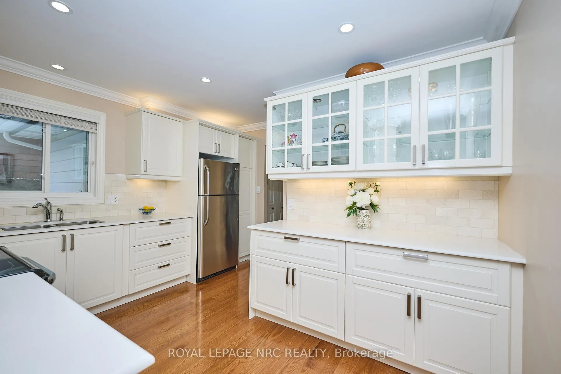 Photo 7 of 29 Westgate Park Drive, St. Catharines, Lakeshore — HOMEH
