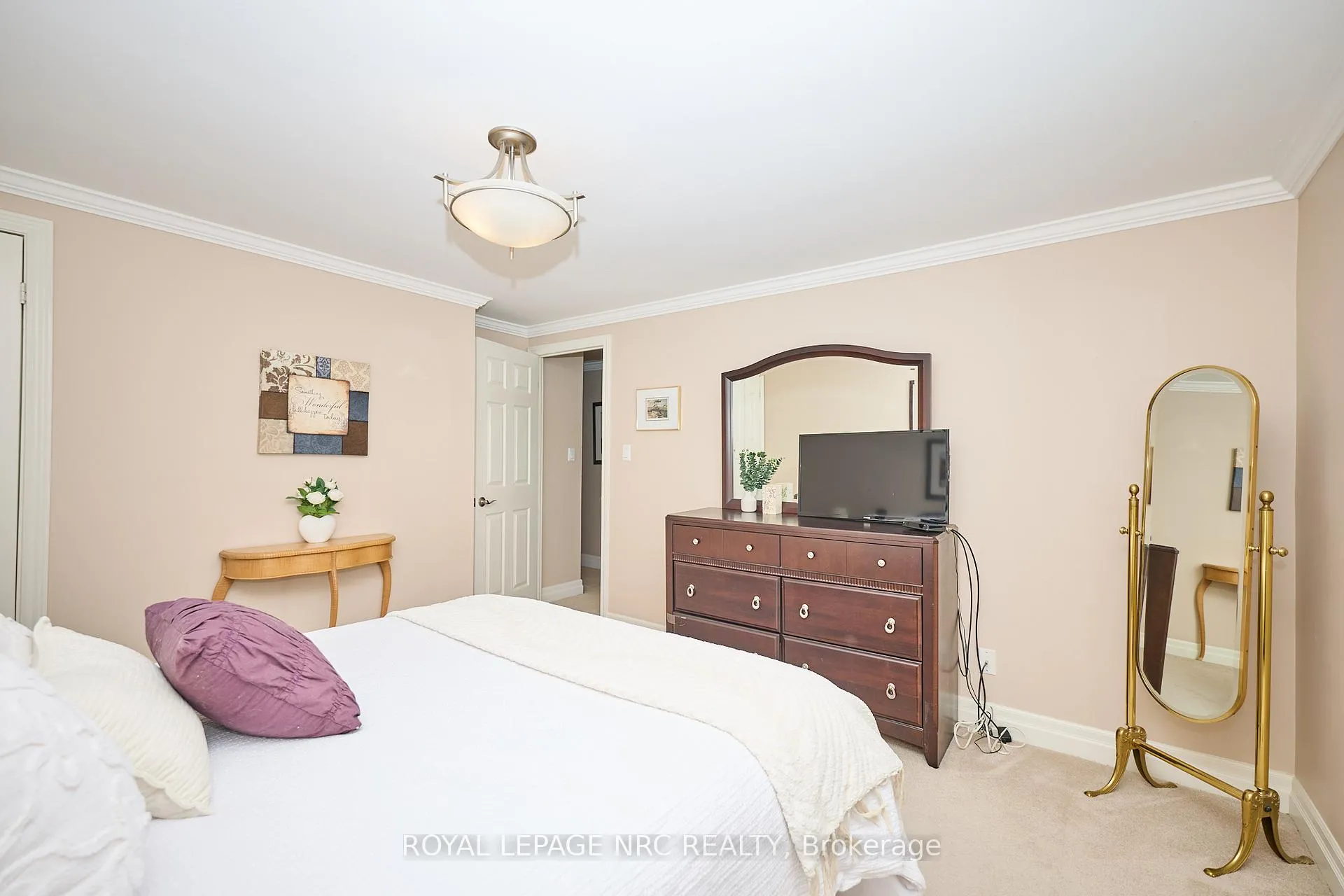 Photo 12 of 29 Westgate Park Drive, St. Catharines, Lakeshore — HOMEH