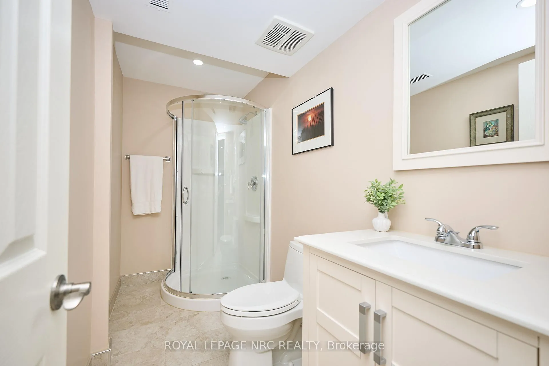 Photo 20 of 29 Westgate Park Drive, St. Catharines, Lakeshore — HOMEH