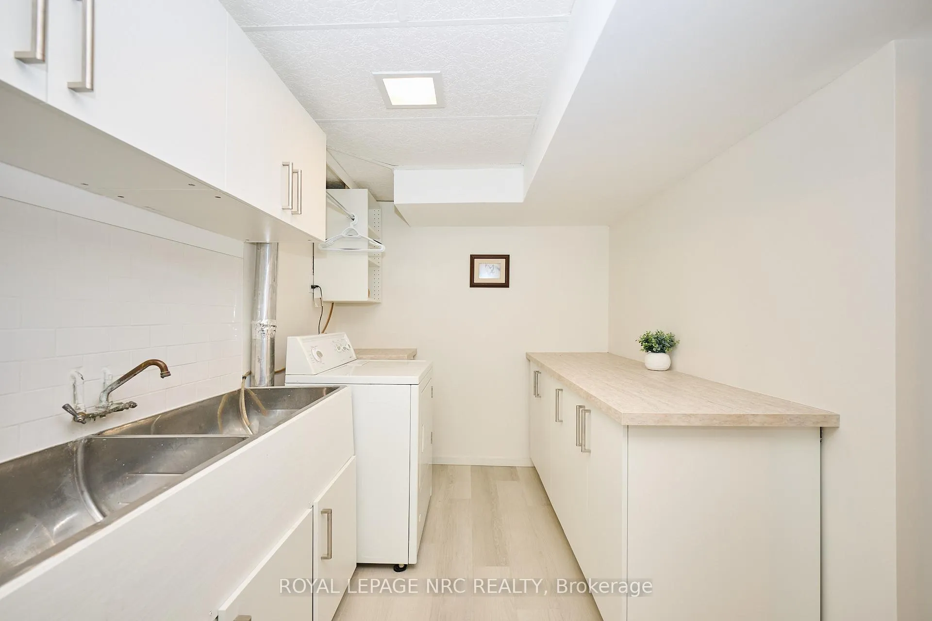 Photo 21 of 29 Westgate Park Drive, St. Catharines, Lakeshore — HOMEH