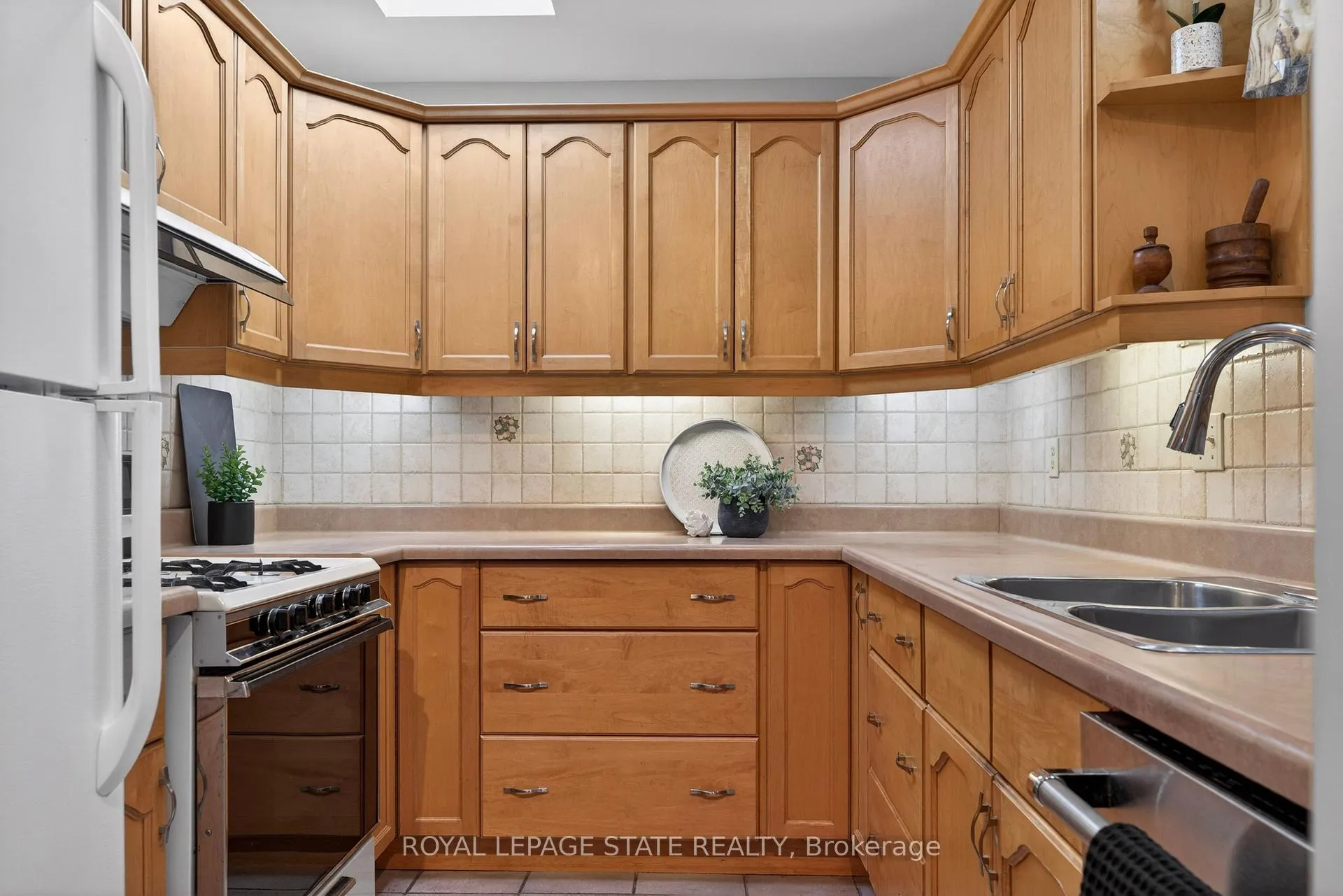 Photo 11 of 624 Seventh Avenue, Hamilton, Macassa — HOMEH