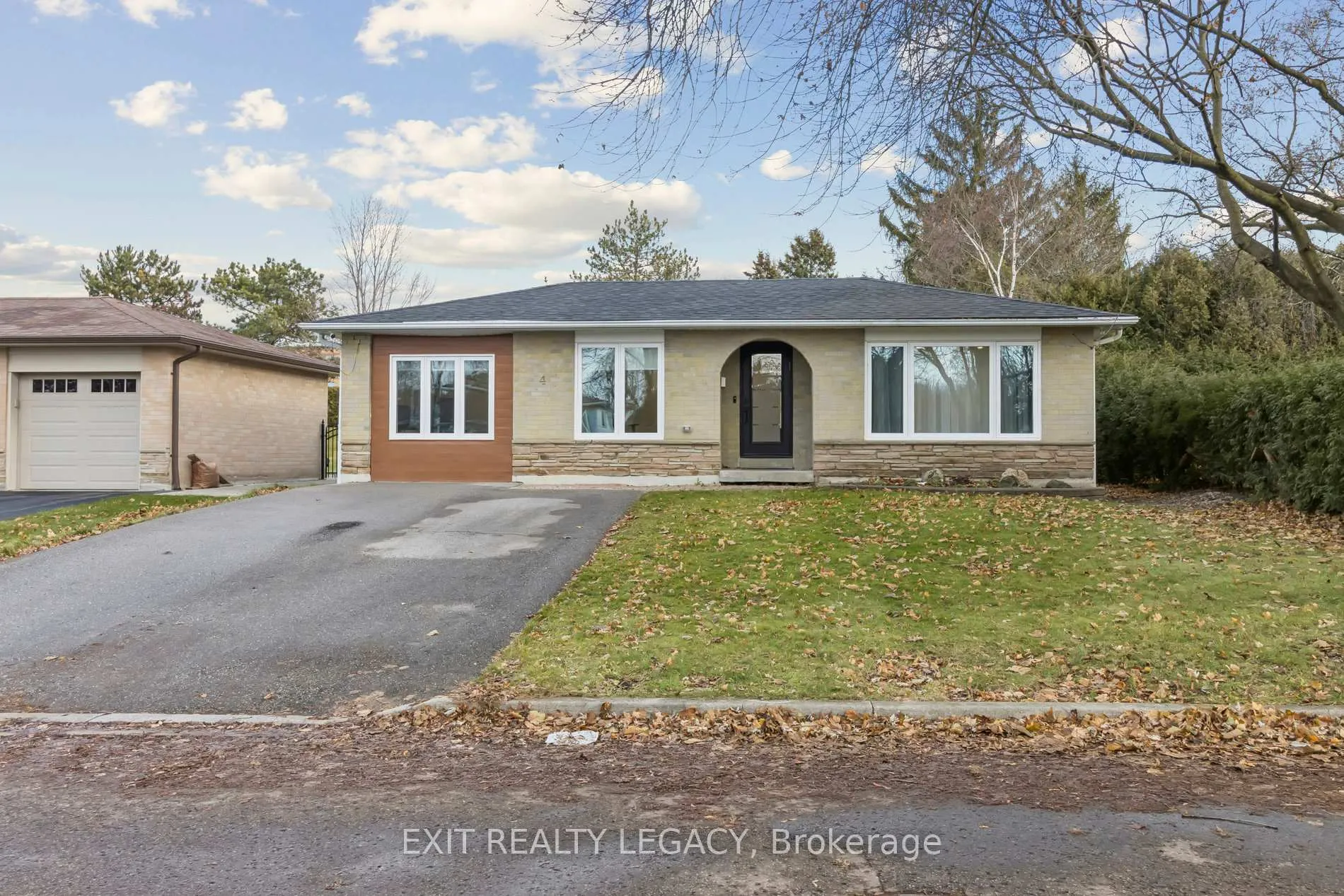 Photo 1 of 4 Oak Court, Aurora, Aurora Village — HOMEH
