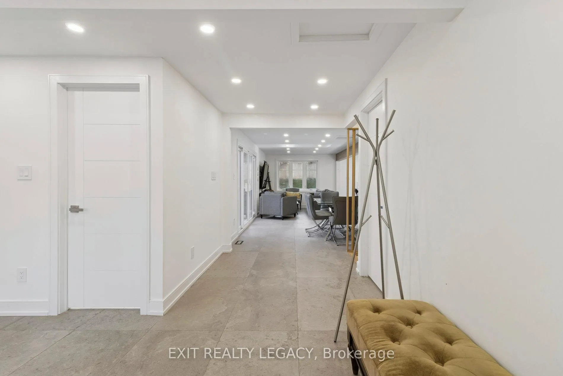Photo 4 of 4 Oak Court, Aurora, Aurora Village — HOMEH