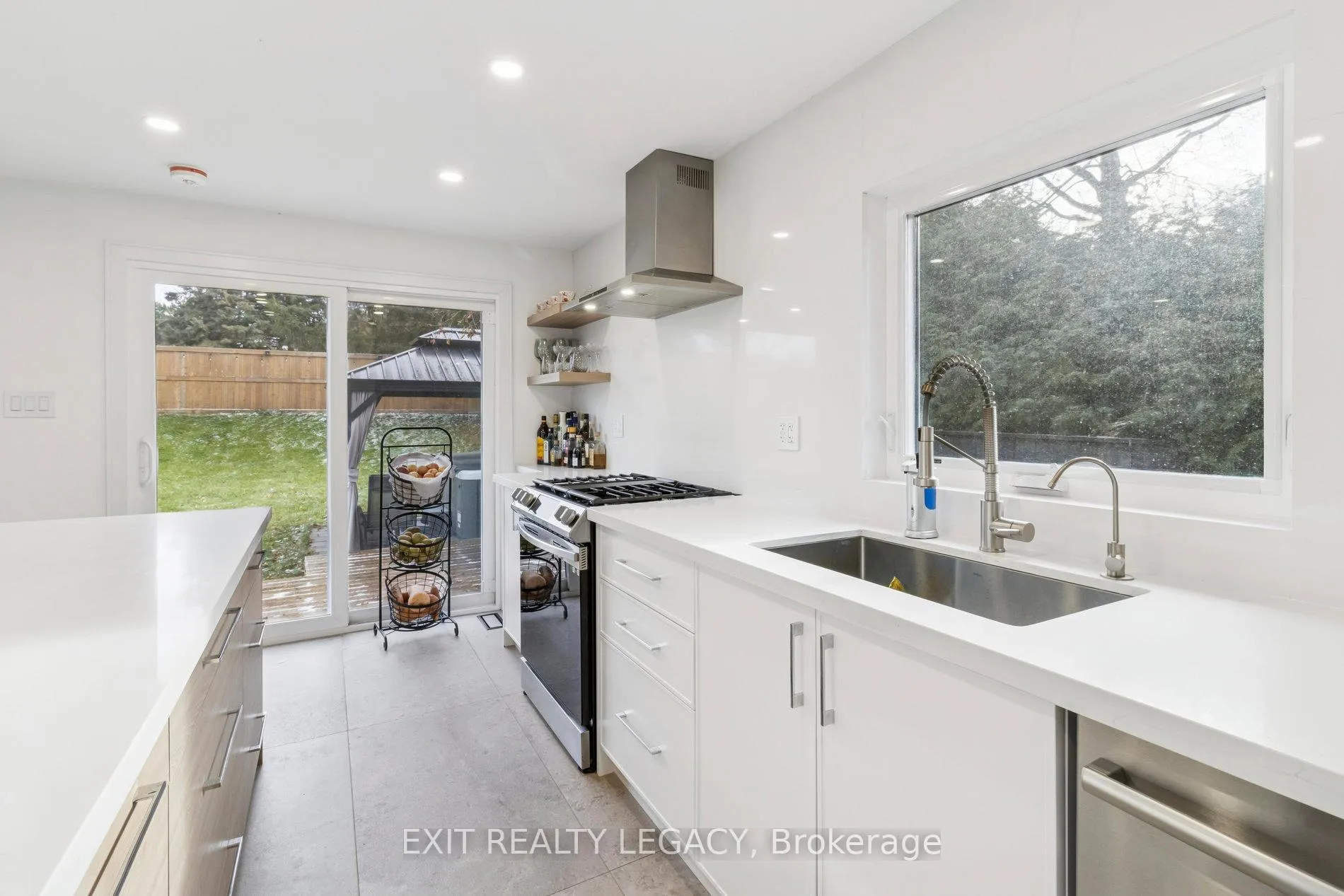 Photo 12 of 4 Oak Court, Aurora, Aurora Village — HOMEH