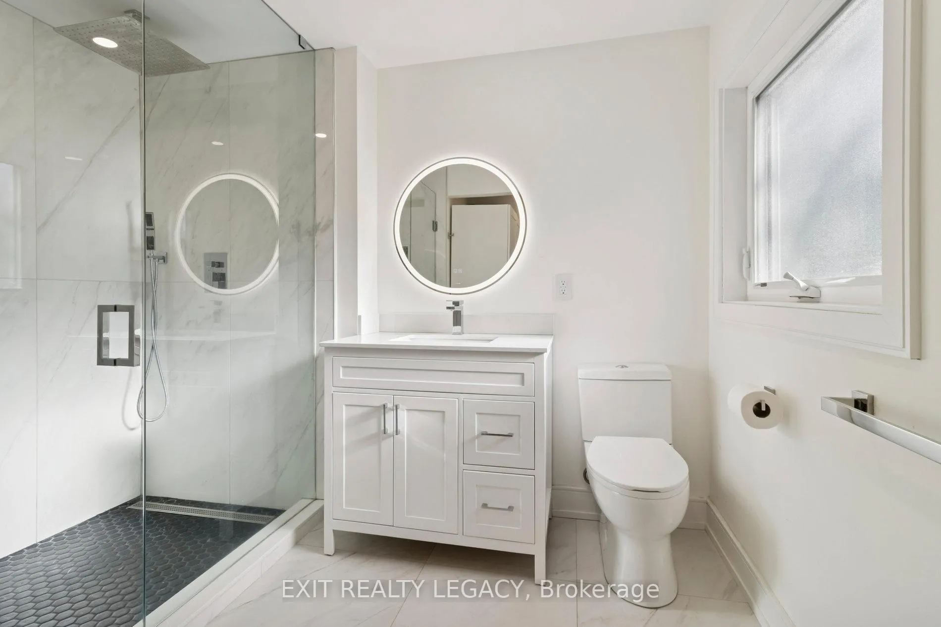 Photo 15 of 4 Oak Court, Aurora, Aurora Village — HOMEH