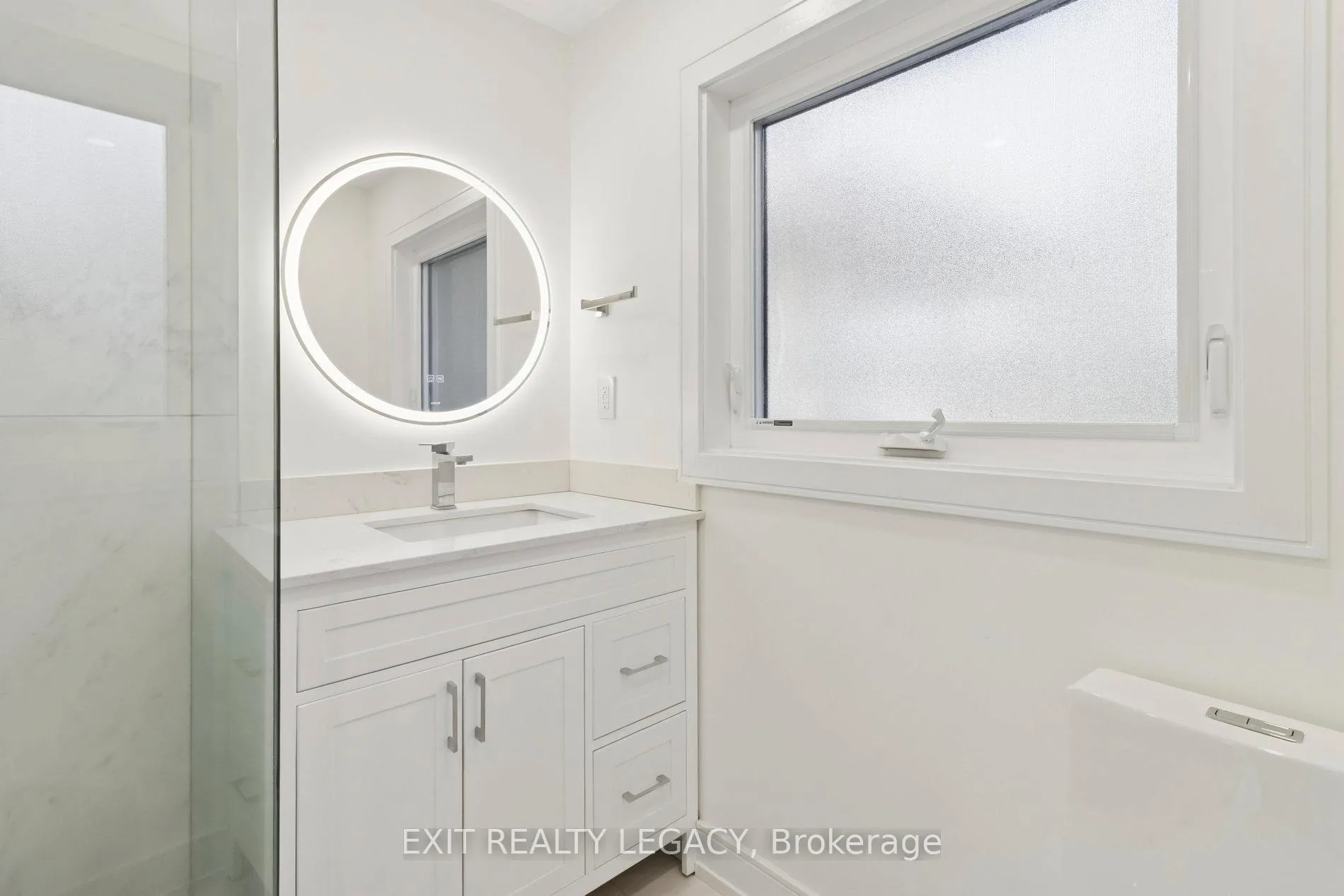Photo 21 of 4 Oak Court, Aurora, Aurora Village — HOMEH