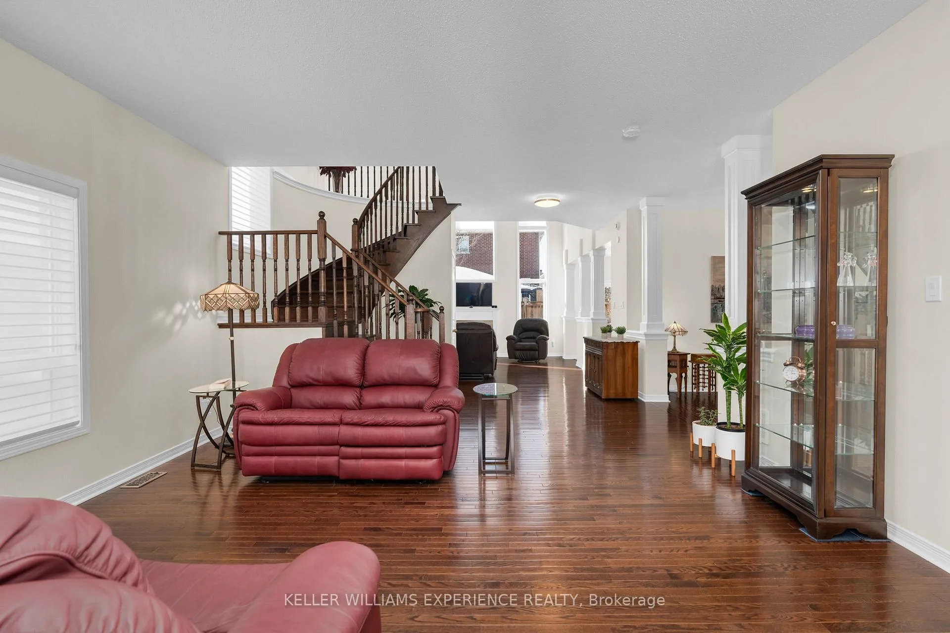 Photo 2 of 14 Charlemagne Avenue, Barrie, Innis-Shore — HOMEH