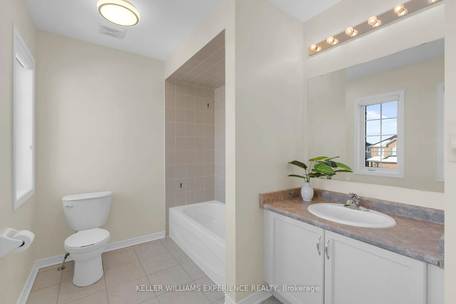 Photo 17 of 14 Charlemagne Avenue, Barrie, Innis-Shore — HOMEH