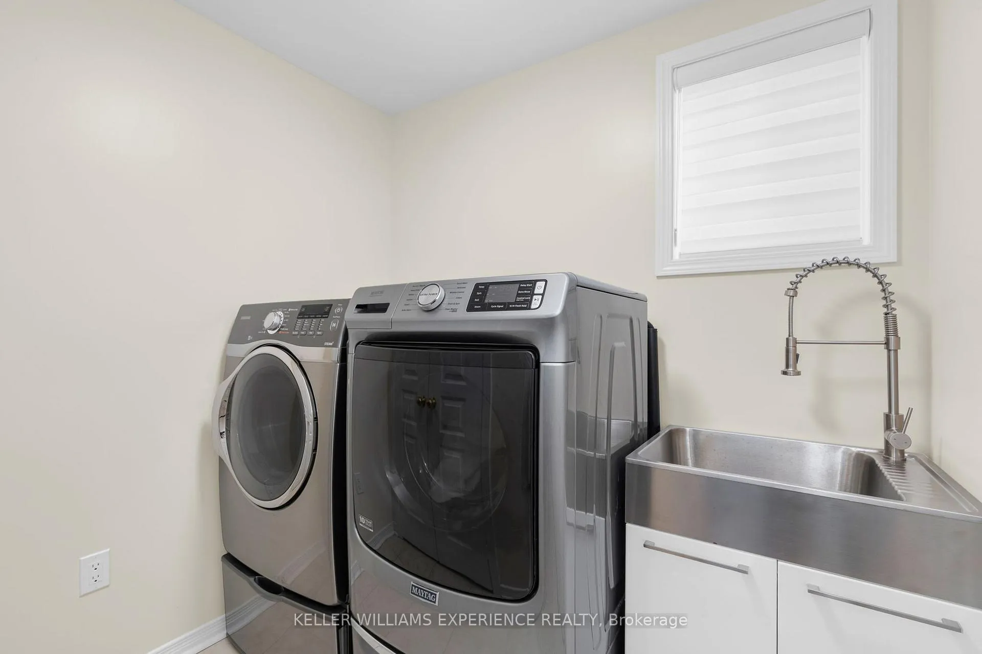 Photo 19 of 14 Charlemagne Avenue, Barrie, Innis-Shore — HOMEH