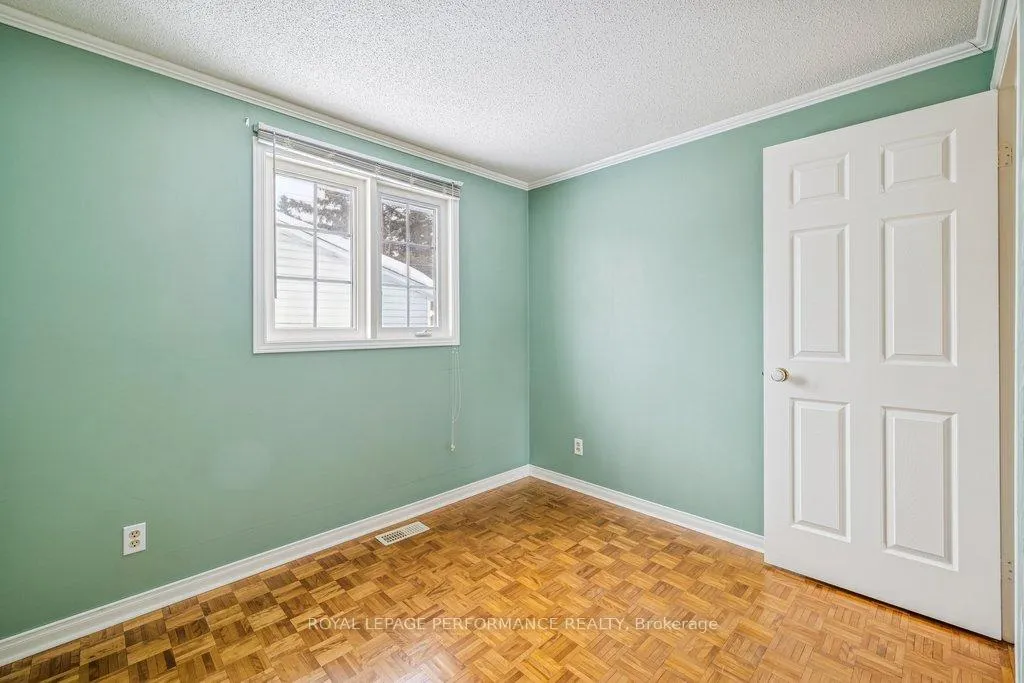 Photo 26 of 348 Amiens Street, Ottawa, Bilberry Creek/Queenswood Heights — HOMEH