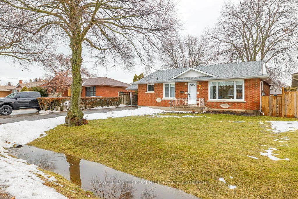 Photo 4 of 26 Howard Avenue, St. Catharines, Lakeport — HOMEH