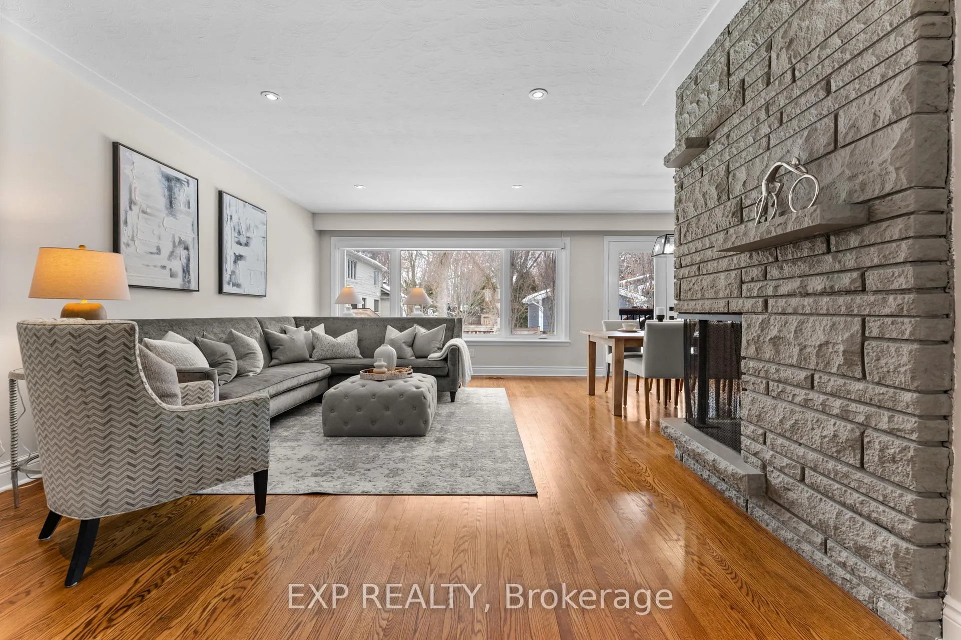 Photo 10 of 753 Kingsway Drive, Burlington, LaSalle — HOMEH