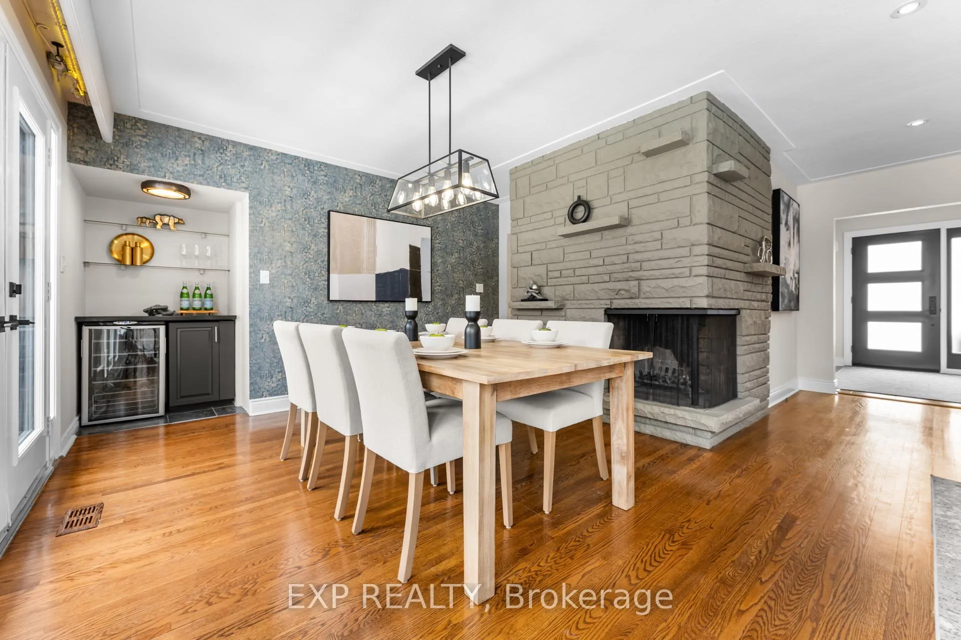 Photo 12 of 753 Kingsway Drive, Burlington, LaSalle — HOMEH