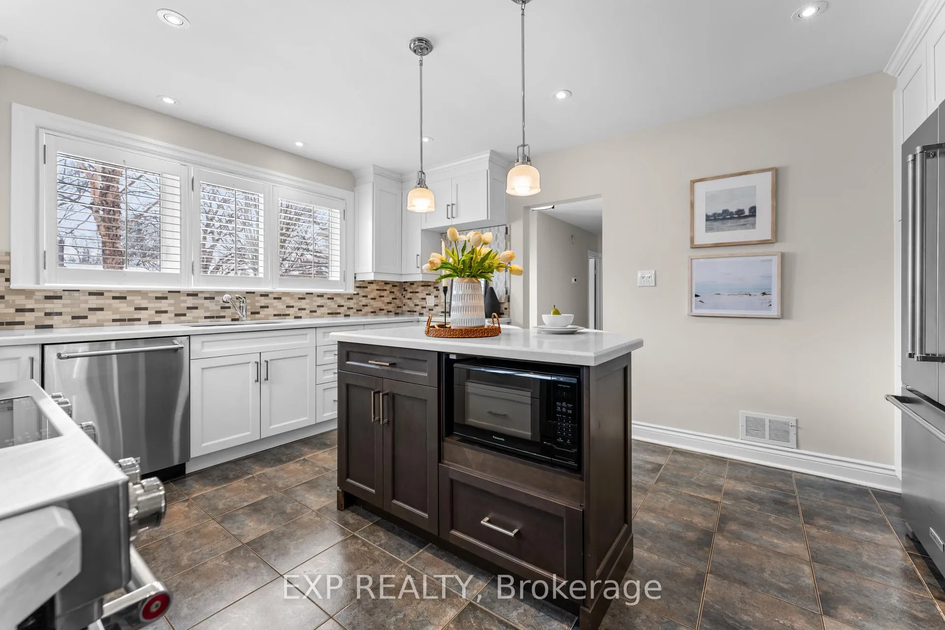 Photo 13 of 753 Kingsway Drive, Burlington, LaSalle — HOMEH