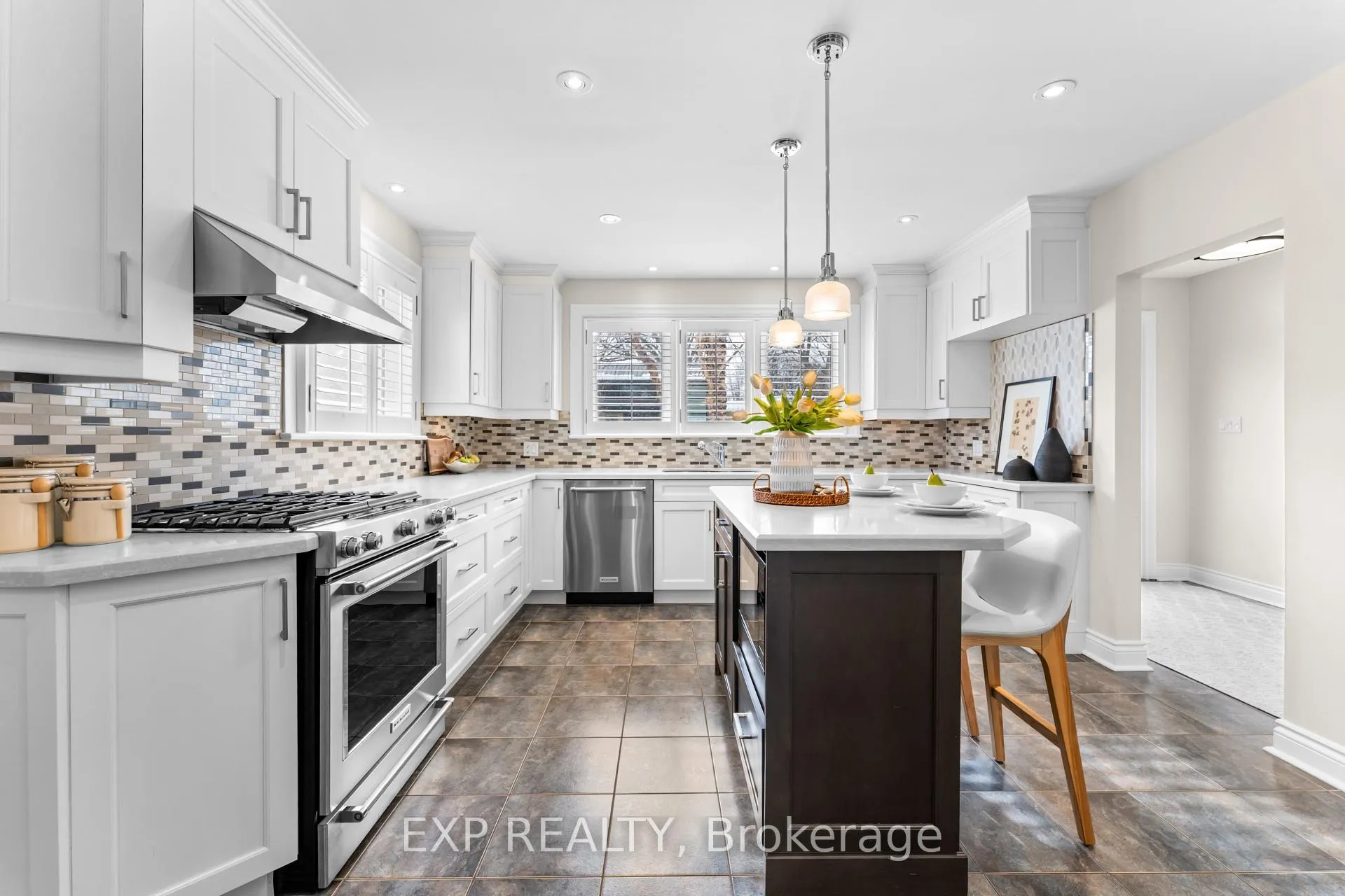 Photo 17 of 753 Kingsway Drive, Burlington, LaSalle — HOMEH