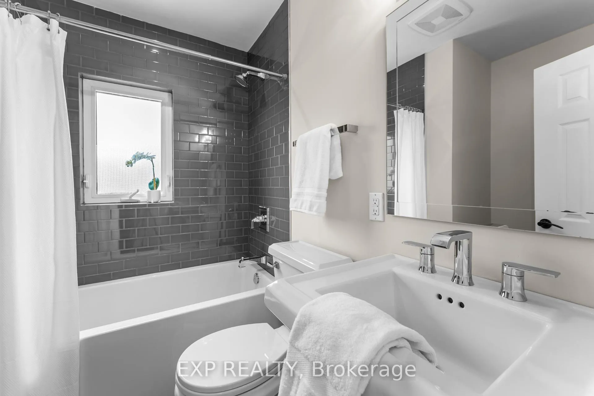 Photo 23 of 753 Kingsway Drive, Burlington, LaSalle — HOMEH