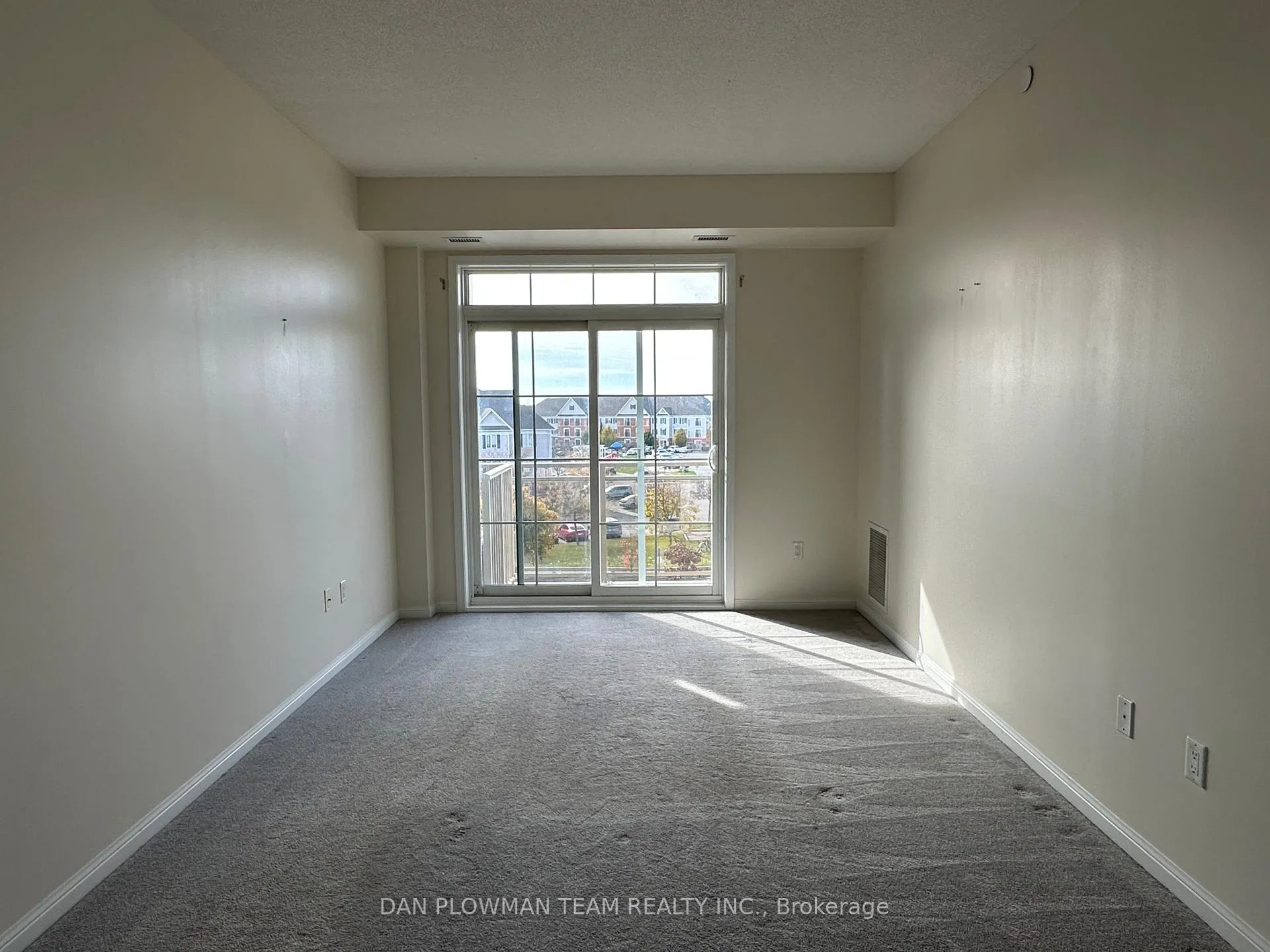 Photo 9 of Unit 320, 84 Aspen Springs Drive, Clarington, Bowmanville — HOMEH