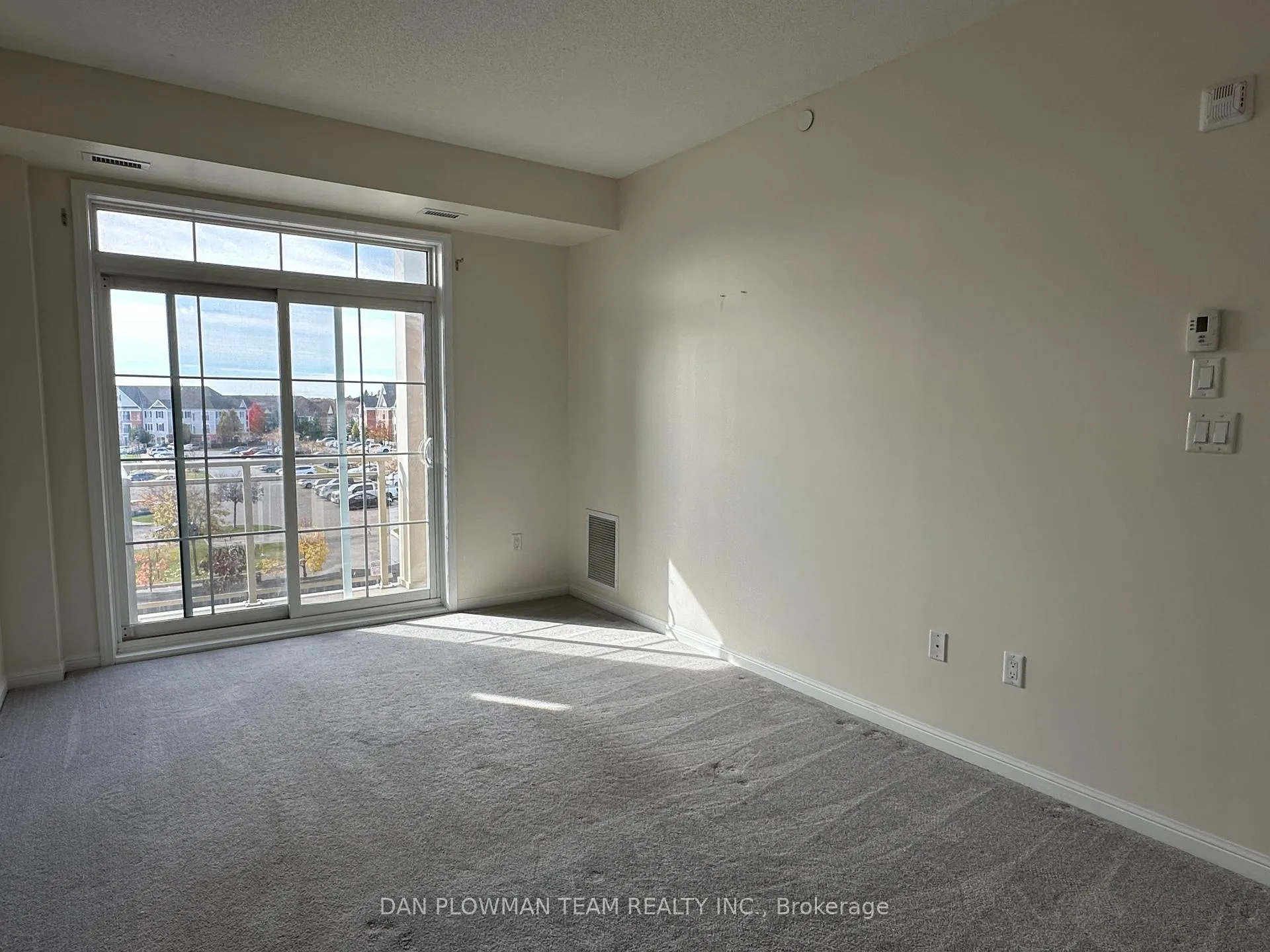 Photo 10 of Unit 320, 84 Aspen Springs Drive, Clarington, Bowmanville — HOMEH