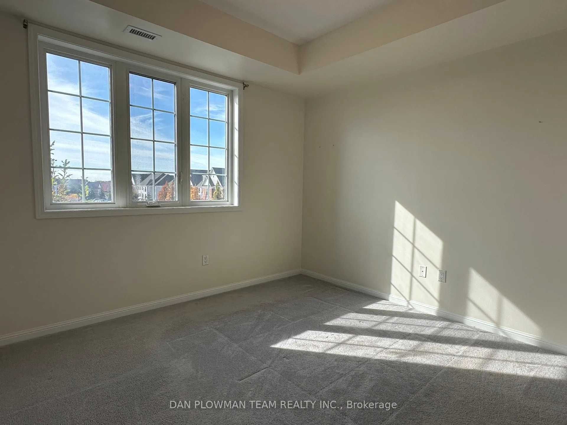 Photo 14 of Unit 320, 84 Aspen Springs Drive, Clarington, Bowmanville — HOMEH
