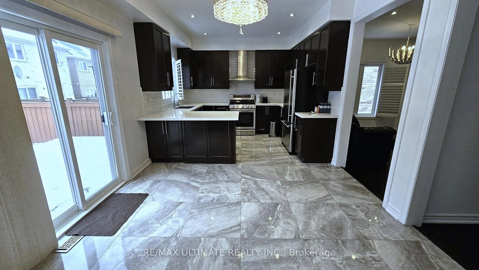 Photo 4 of 23 Seastar (Upper) Road, Brampton, Bram West — HOMEH